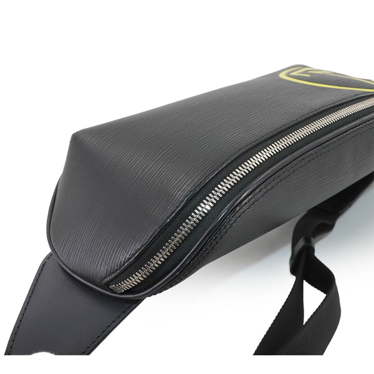 Luxury Promise Japan LOUIS VUITTON Epi LV Circle BumBag Crossbody Bag Leather Noir M55131 90289037