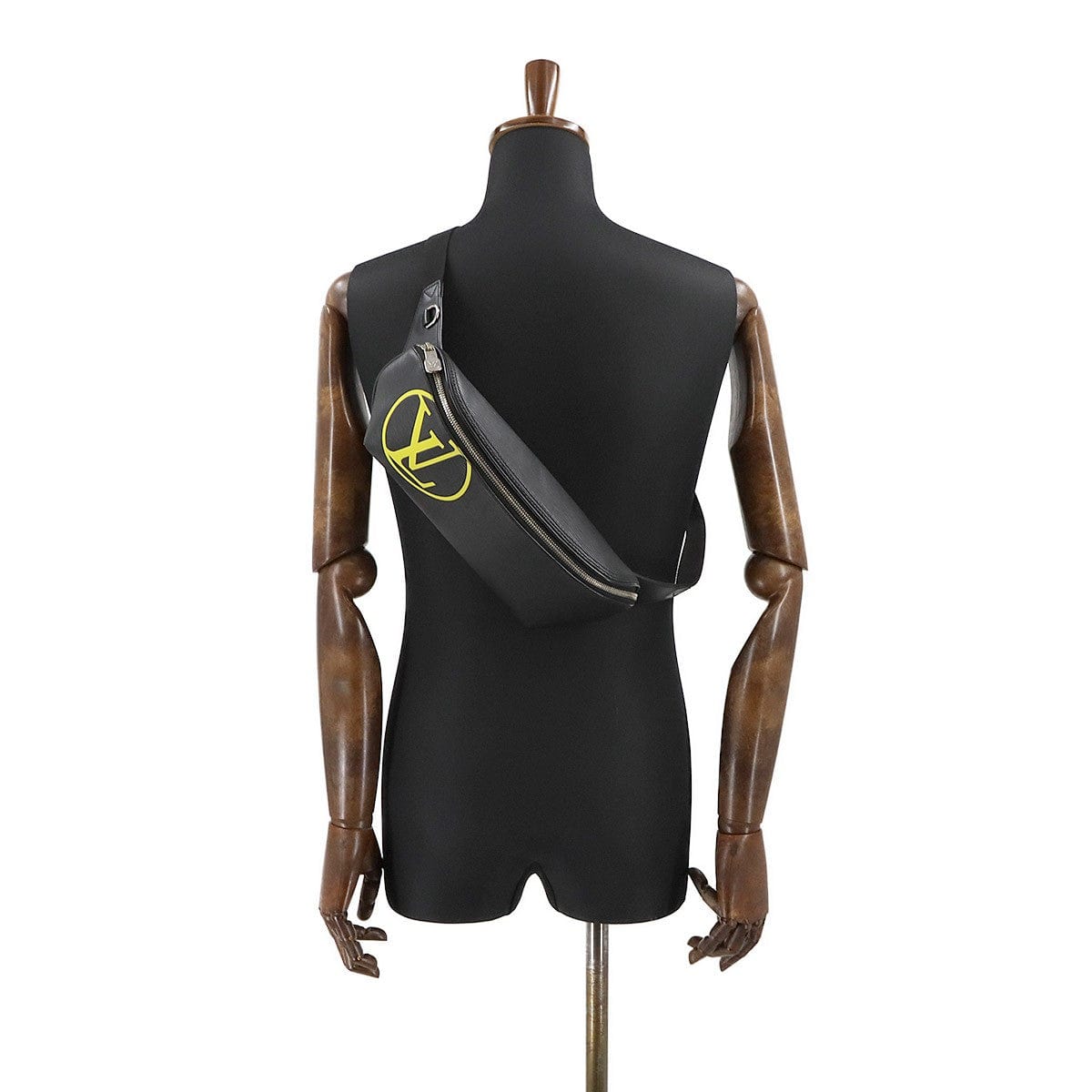 Luxury Promise Japan LOUIS VUITTON Epi LV Circle BumBag Crossbody Bag Leather Noir M55131 90289037