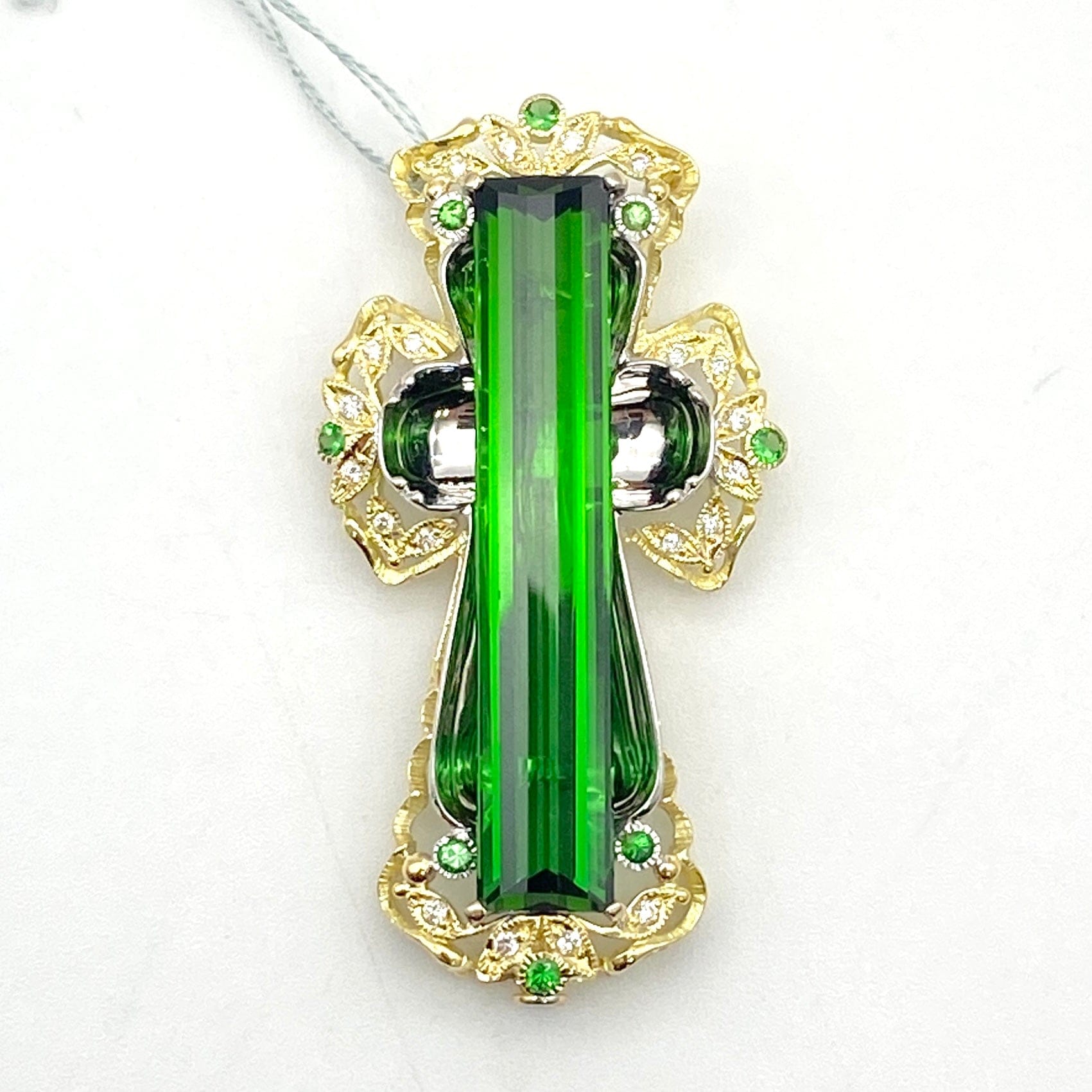 Luxury Promise Japan K18/K18WG Green Tourmaline Pen Brooch GT18.63 D0.20/CS0.31 GRJ Sorting 16.7g 52701