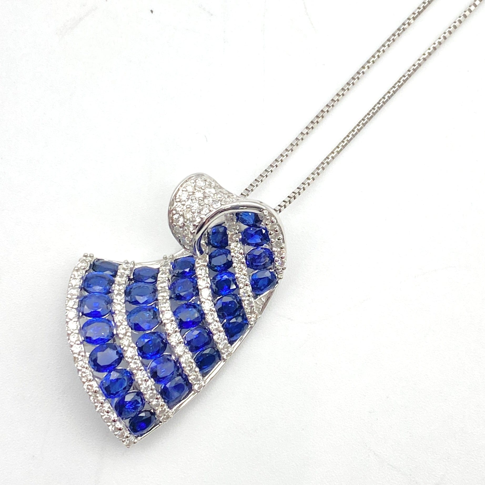 Luxury Promise Japan K18WG/750 Sapphire Penneck S8.16 D1.46 Sorting 17g 52604