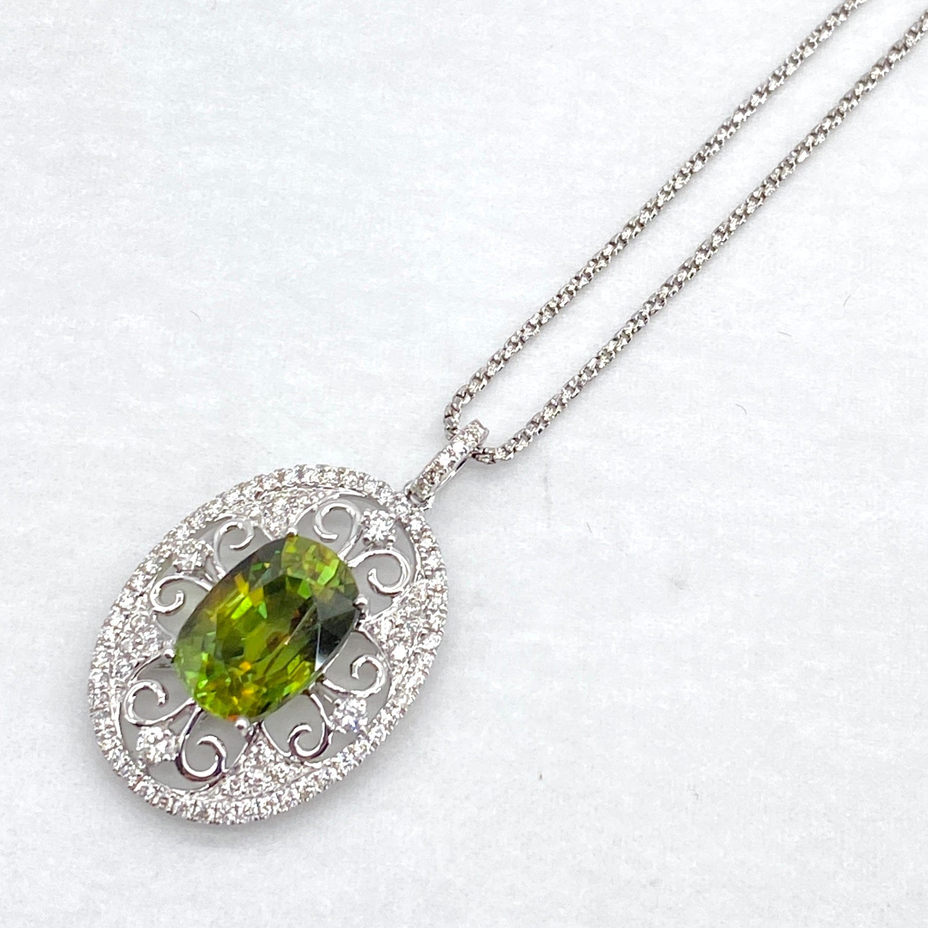 Luxury Promise Japan K18WG Sphene Penneck SF6.10 D0.71 8.8g sorting 54932