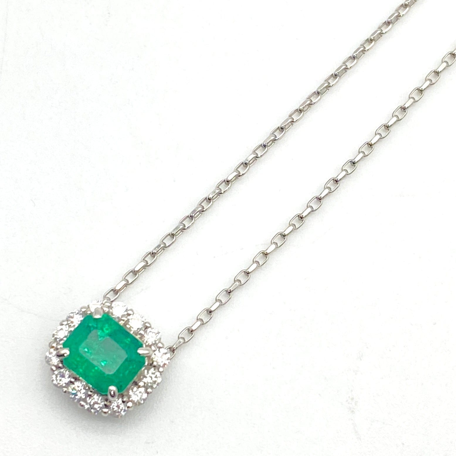 Luxury Promise Japan Pt900/850 Emerald Penneck E1.87 D0.45 Sorting 6.7g 51885