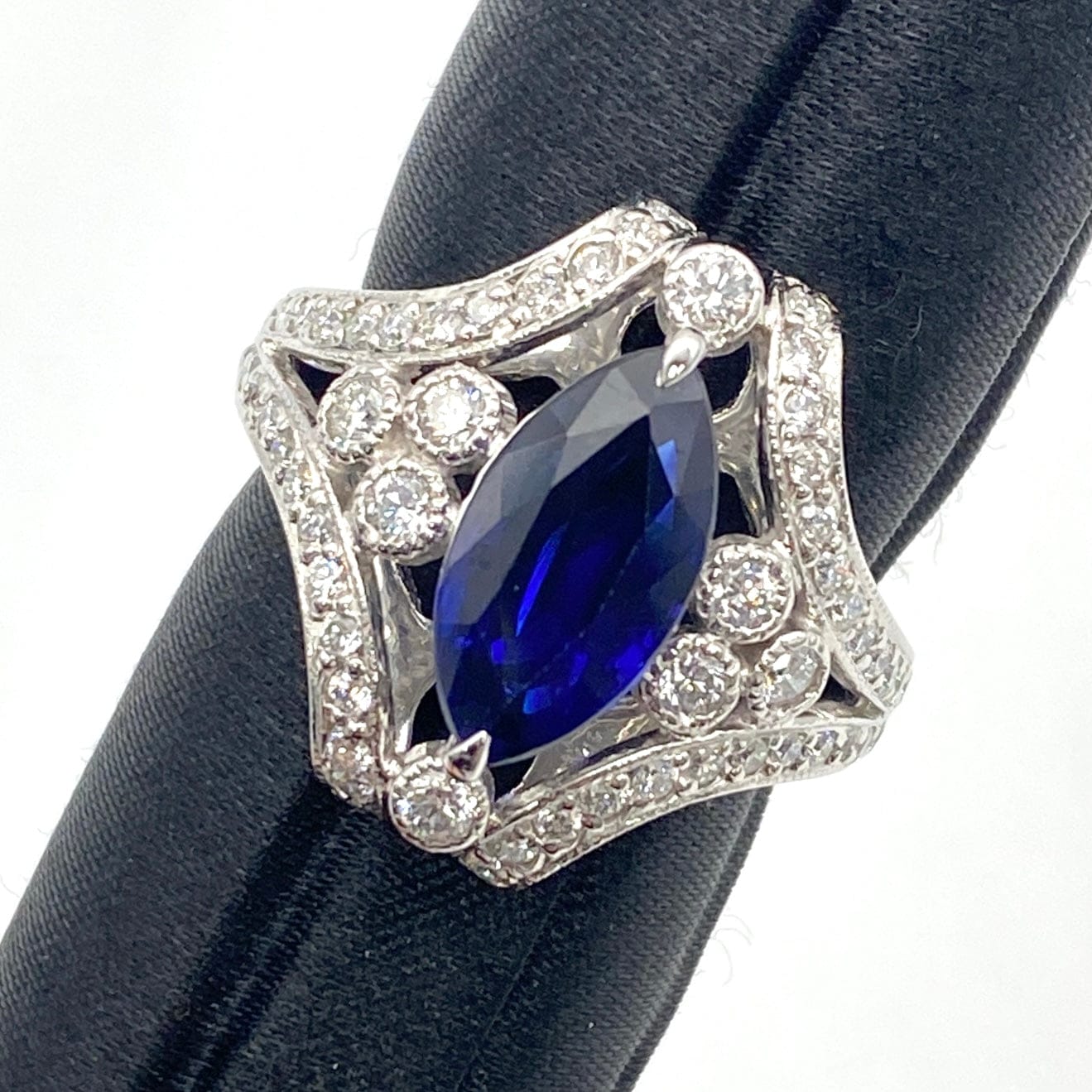 Luxury Promise Japan Pt900 Sapphire Ring S2.51 D0.793 Royal Blue Sorting 9.2g US6.25 51757