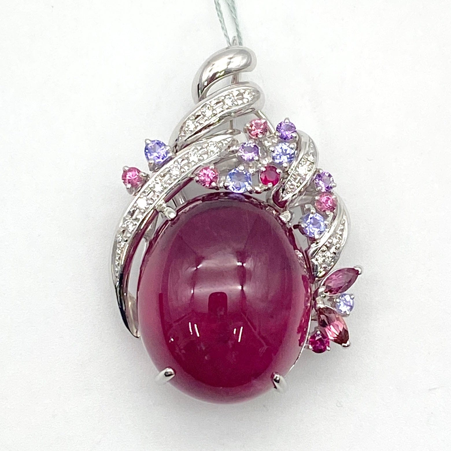 Luxury Promise Japan Pt900/WGK14 Ruberite Pembroidered Brooch RB64.76 D0.26 GRJ Sorting 34.5g 50895