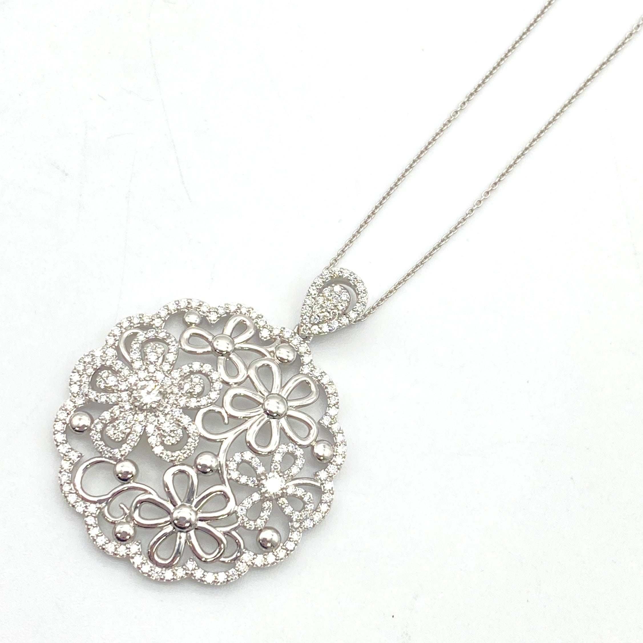 Luxury Promise Japan Pt950/850 Diamond Penneck D1.7 17.4g 51817