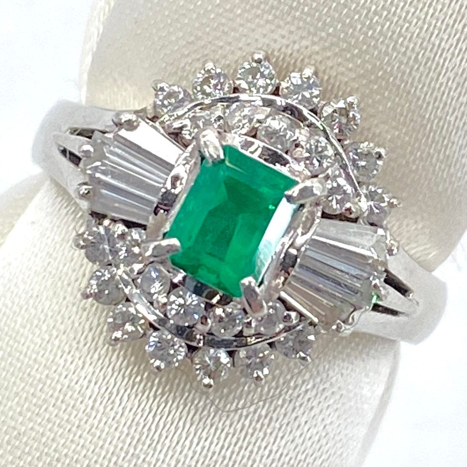 Luxury Promise Japan Ring Emarald 0.41 Diamond 0.63 6 g 2700040934157