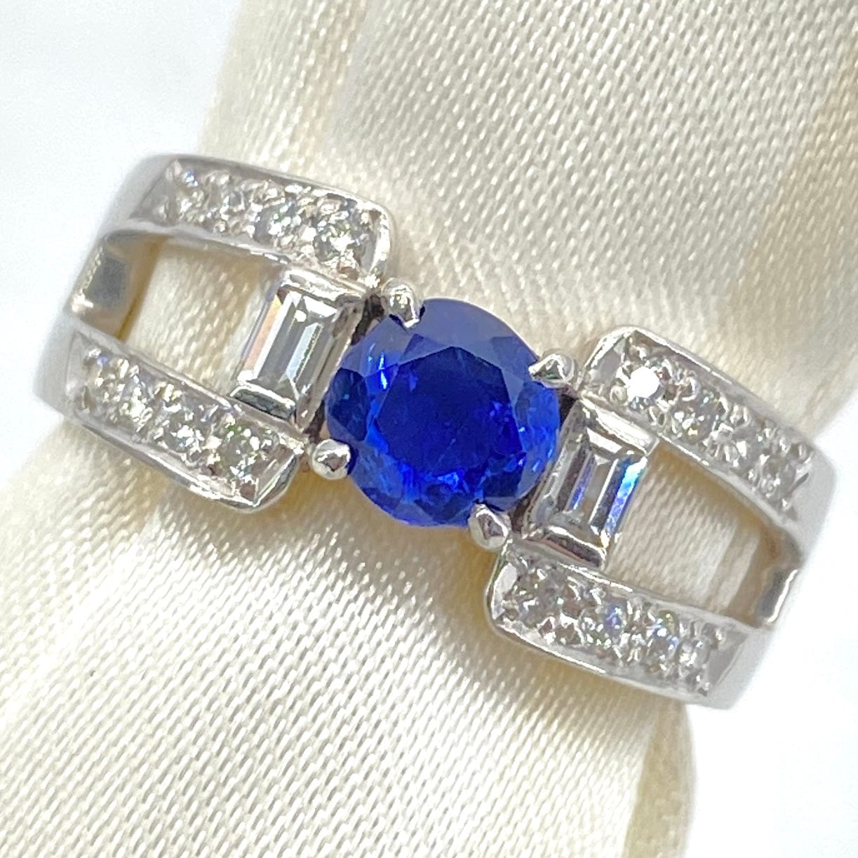 Luxury Promise Japan Ring Sapphire 0.73 Diamond 0.31 7 g 2700041517359