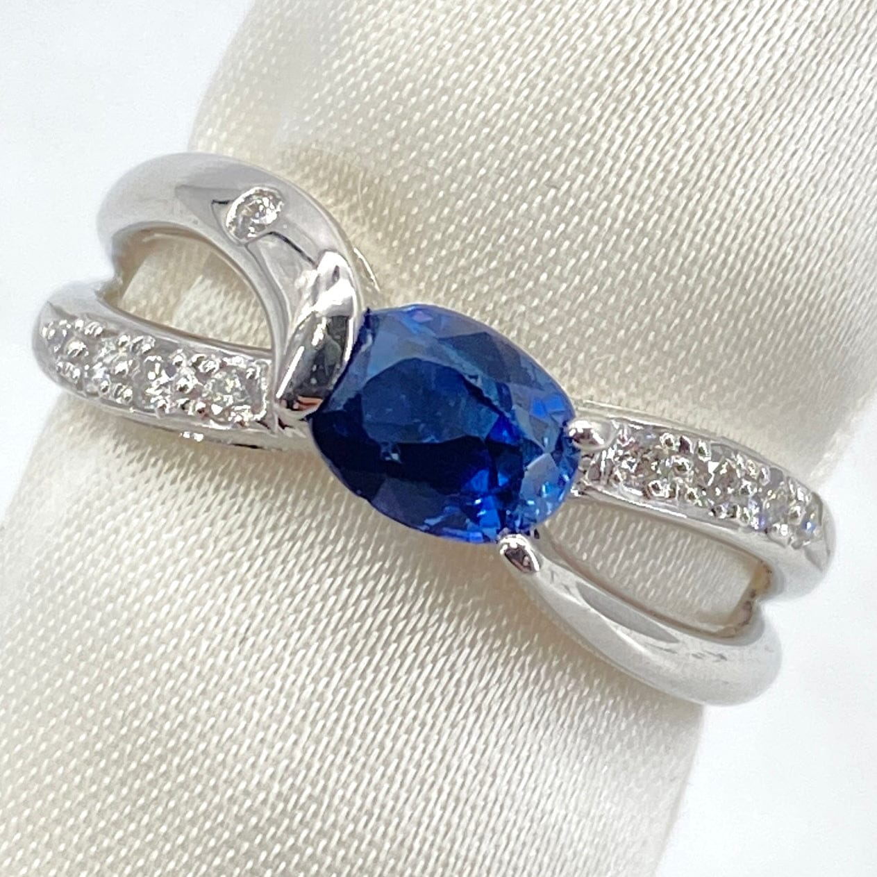 Luxury Promise Japan Ring Sapphire 0.92 Diamond 0.1 6 g 2700039594690
