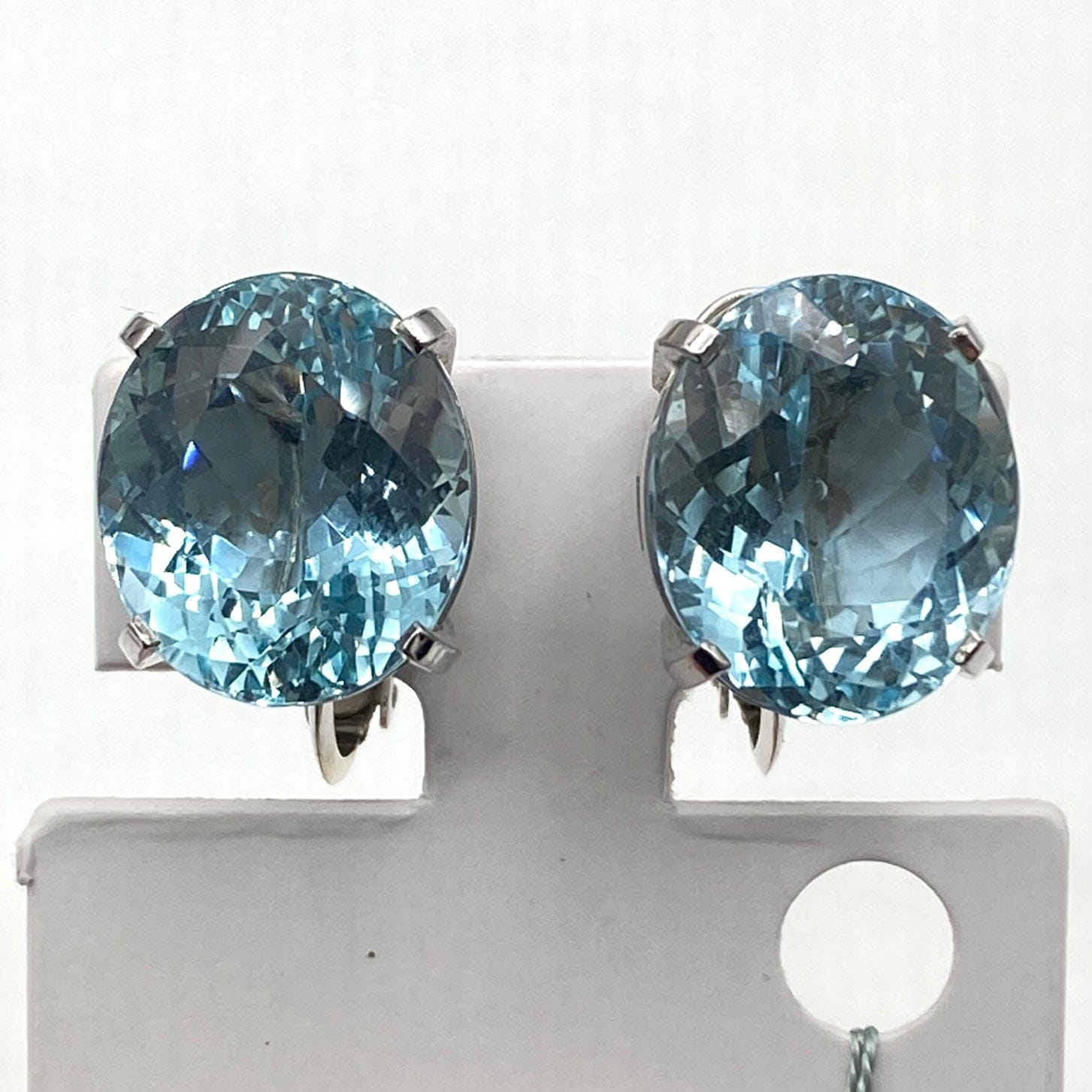 Luxury Promise Japan S.Maria Pt900/WGK14 Aquamarine Earrings AQ8.90*2 10.42g NGL 53899