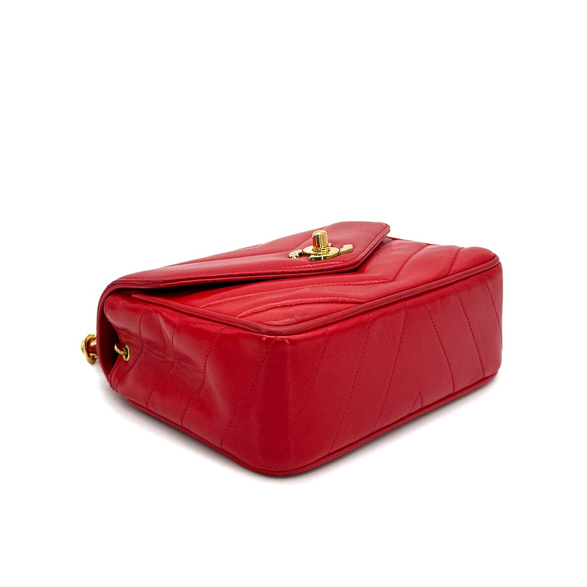 Luxury Promise Japan VINTAGE CHANEL CHEVRON V STITCH CHAIN SHOULDER BAG RED LAMB SKIN GOLD HARDWARE 90321155
