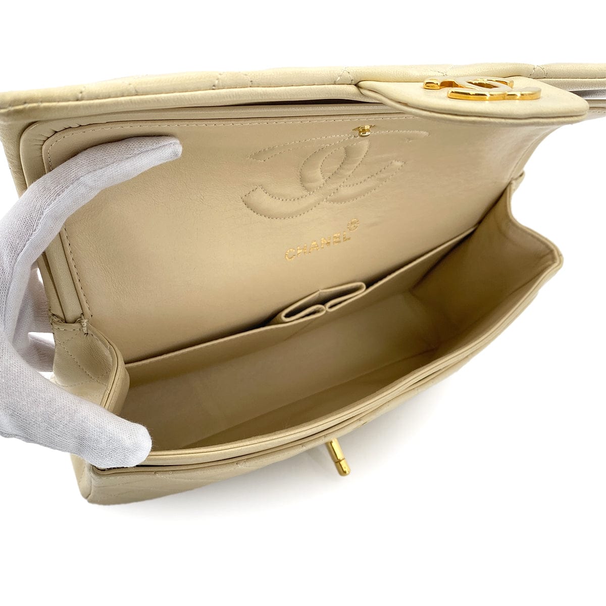 Luxury Promise Japan VINTAGE CHANEL CLASSIC FLAP MEDIUM CHAIN SHOULDER BAG BEIGE LAMB SKIN GOLD HARDWARE 90314339