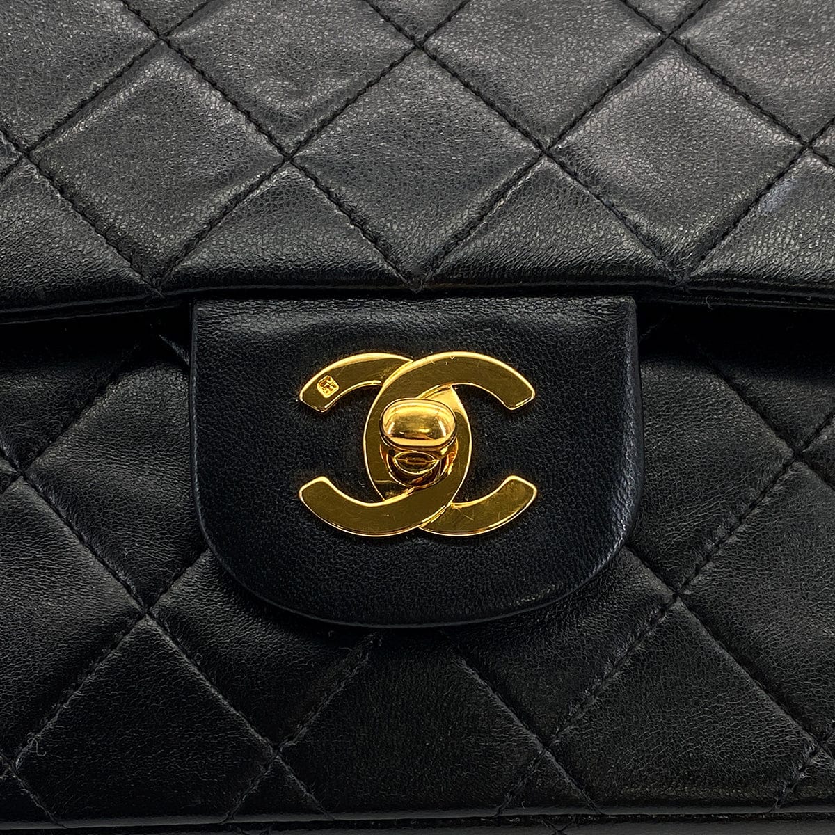 Luxury Promise Japan VINTAGE CHANEL CLASSIC FLAP MEDIUM CHAIN SHOULDER BAG BLACK LAMB SKIN GOLD HARDWARE 90322292