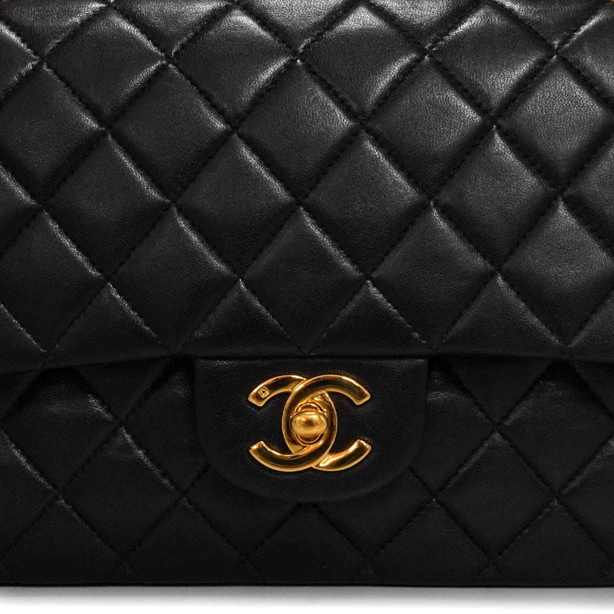 Luxury Promise Japan VINTAGE CHANEL CLASSIC FLAP MEDIUM CHAIN SHOULDER BAG BLACK LAMB SKIN GOLD HARDWARE 90346671