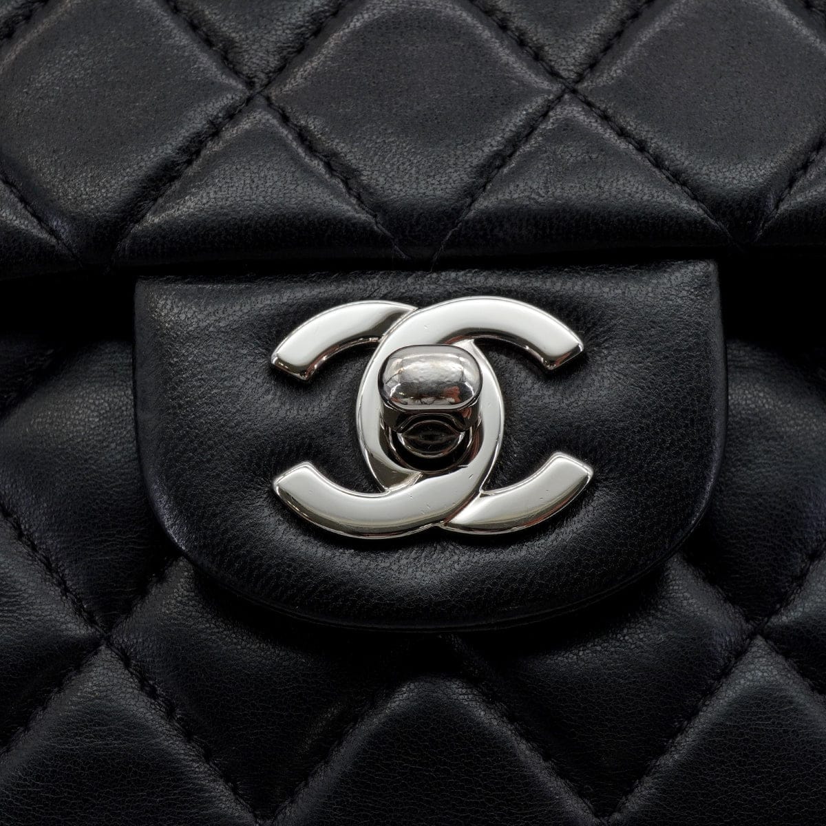 Luxury Promise Japan VINTAGE CHANEL CLASSIC FLAP MEDIUM CHAIN SHOULDER BAG BLACK LAMB SKIN SILVER HARDWARE 90344446