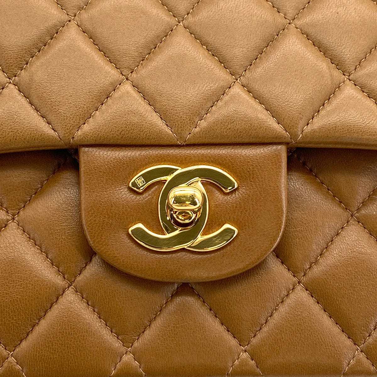 Luxury Promise Japan VINTAGE CHANEL CLASSIC FLAP MEDIUM CHAIN SHOULDER BAG BROWN LAMB SKIN GOLD HARDWARE 90324816