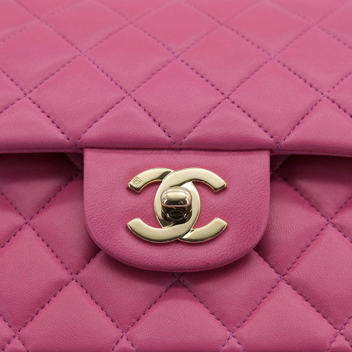 Luxury Promise Japan VINTAGE CHANEL CLASSIC FLAP MEDIUM CHAIN SHOULDER BAG PINK LAMB SKIN GOLD HARDWARE 90321630