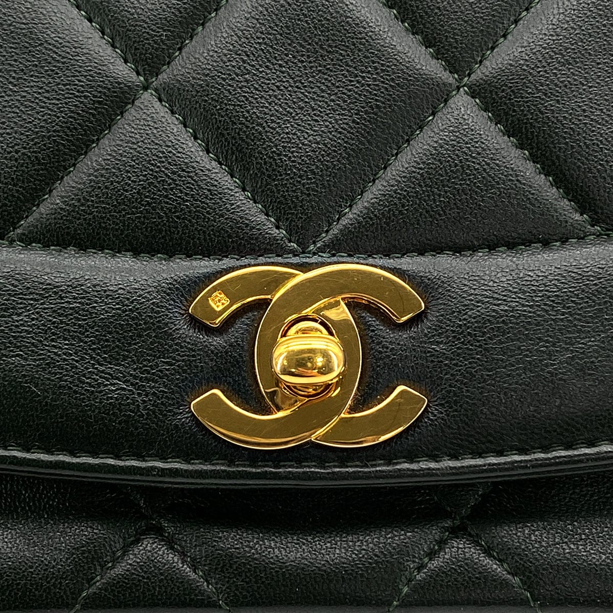Luxury Promise Japan VINTAGE CHANEL DIANA MEDIUM CHAIN SHOULDER BAG DARK GREEN LAMB SKIN GOLD HARDWARE 90323198