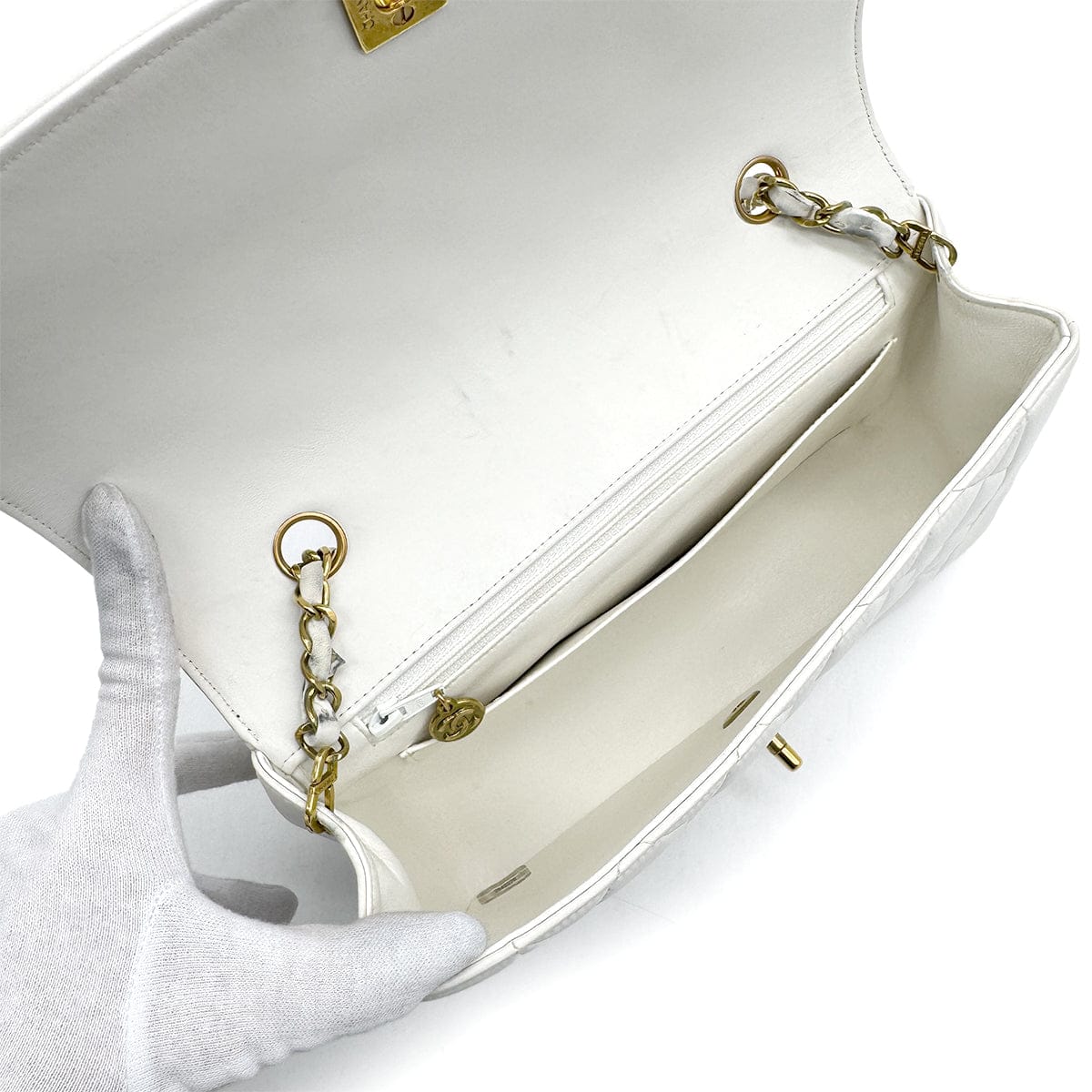 Luxury Promise Japan VINTAGE CHANEL DIANA MEDIUM CHAIN SHOULDER BAG WHITE LAMB SKIN GOLD HARDWARE 90313552