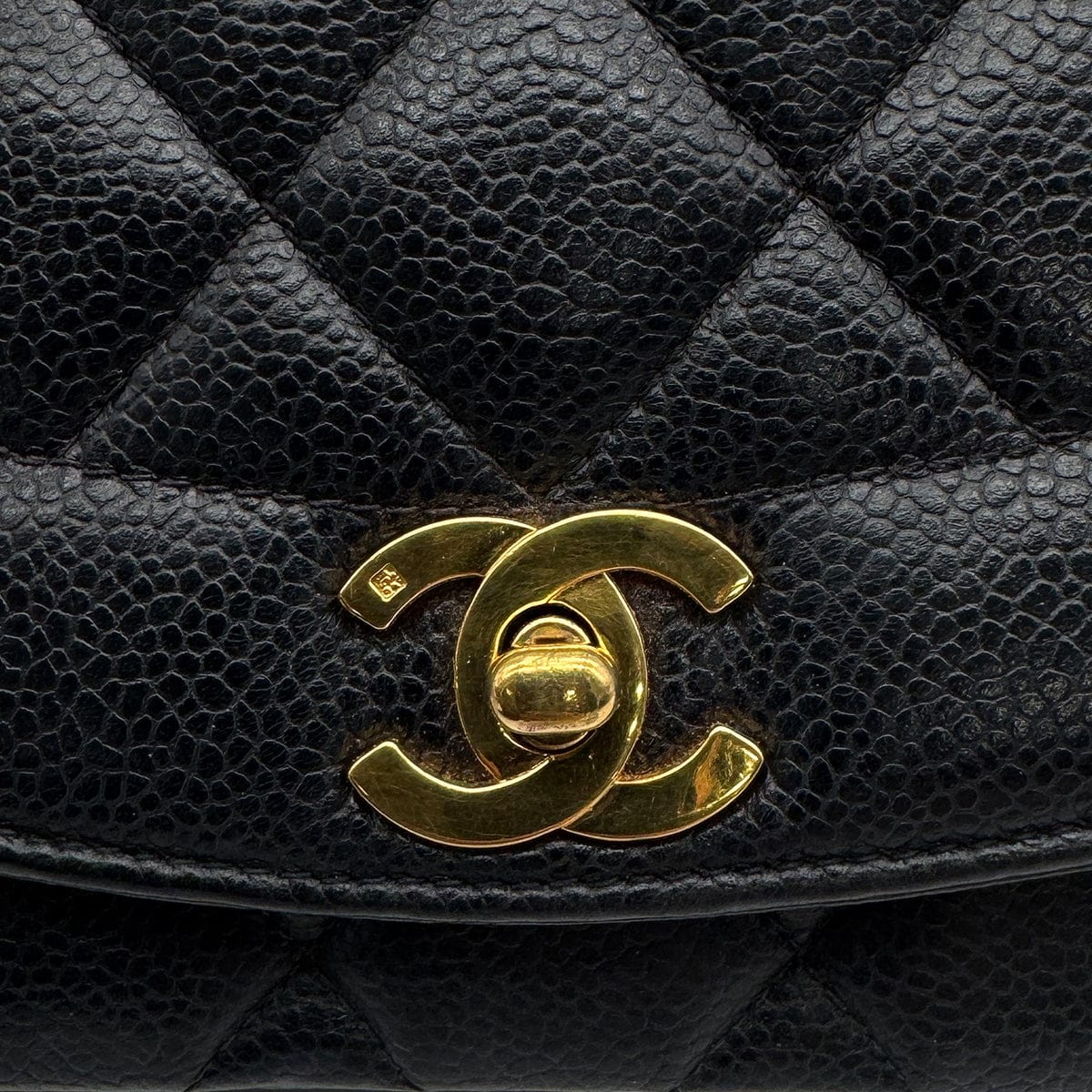 Luxury Promise Japan VINTAGE CHANEL DIANA SMALL CHAIN SHOULDER BAG BLACK CAVIAR SKIN GOLD HARDWARE 90315881