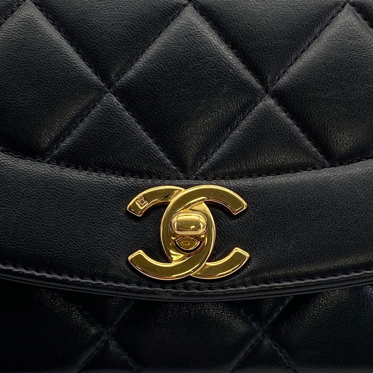 Luxury Promise Japan VINTAGE CHANEL DIANA SMALL CHAIN SHOULDER BAG BLACK LAMB SKIN GOLD HARDWARE 90317886