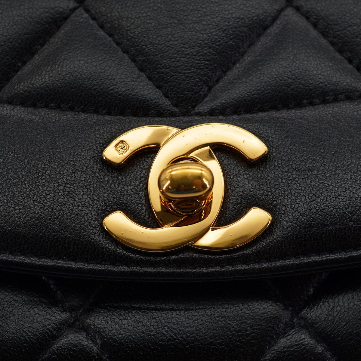 Luxury Promise Japan VINTAGE CHANEL DIANA SMALL CHAIN SHOULDER BAG BLACK LAMB SKIN GOLD HARDWARE 90327064