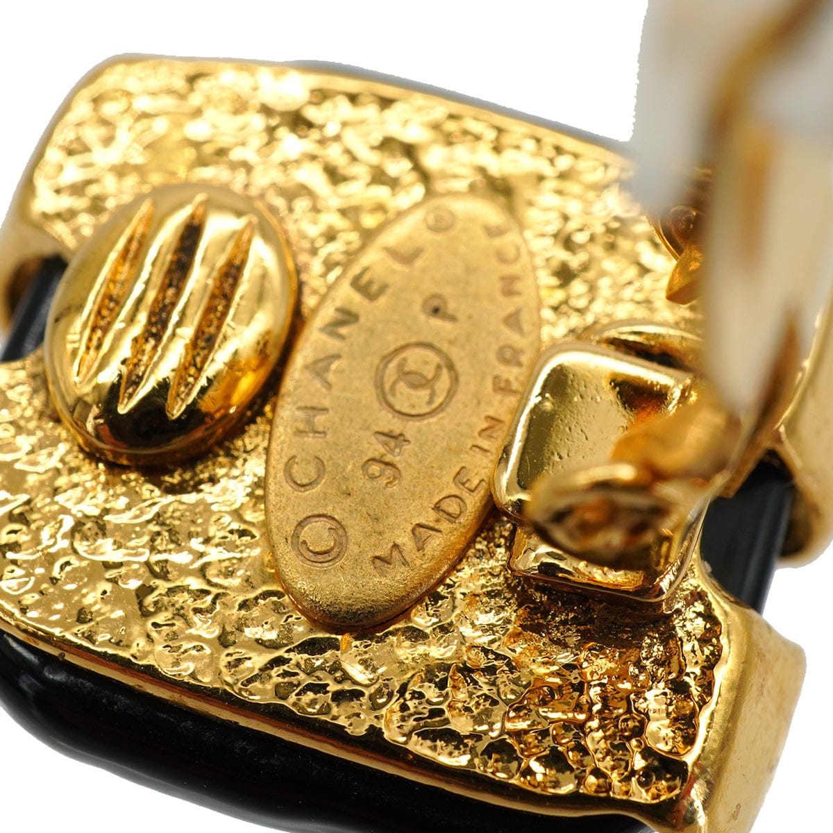 Luxury Promise Japan VINTAGE CHANEL EARRINGS COCOMARK BLACK STONE GOLD ACCESSORY 94P 90334998