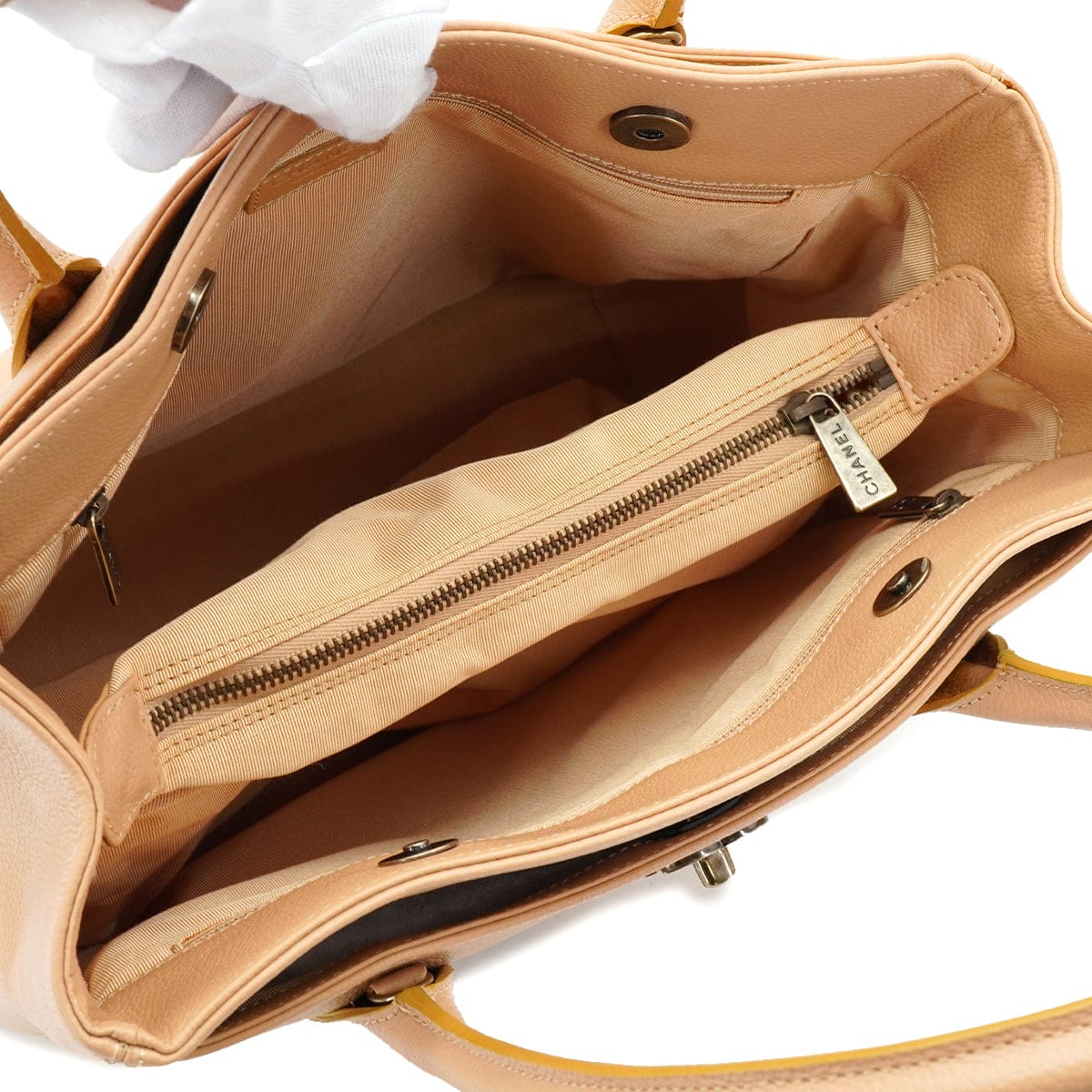 Luxury Promise Japan VINTAGE CHANEL EXECUTIVE TOTE SHOULDER BAG BEIGE LEATHER GOLD HARDWARE 90335133