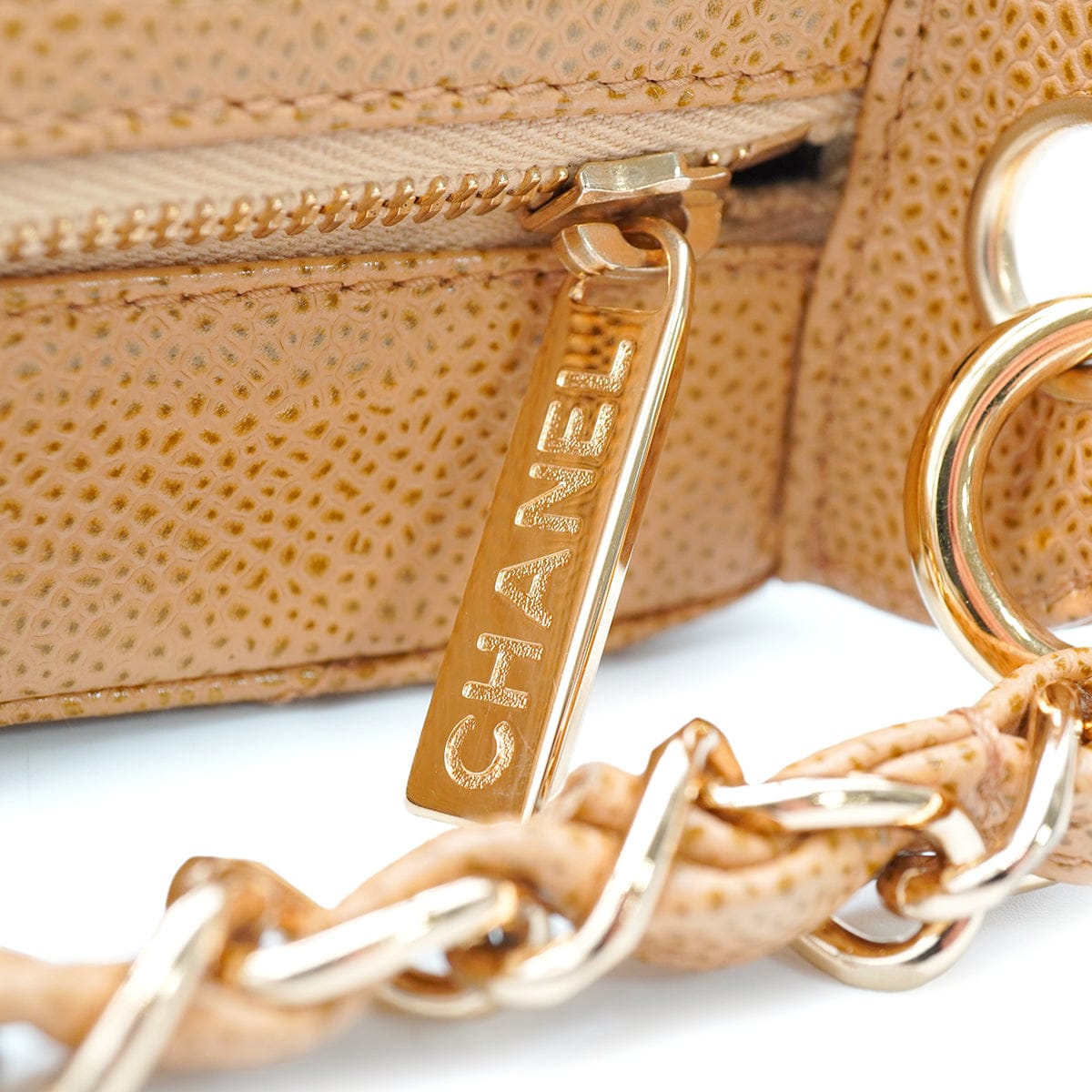 Luxury Promise Japan VINTAGE CHANEL MATELASSE CHAIN SHOULDER BAG BEIGE CAVIAR SKIN GOLD HARDWARE 90346101