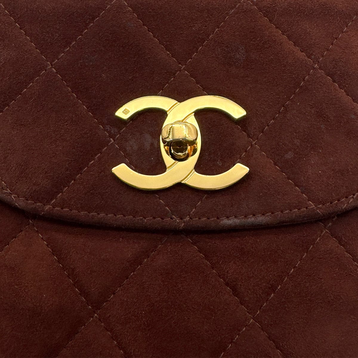 Luxury Promise Japan VINTAGE CHANEL MATELASSE CHAIN SHOULDER BAG BROWN SUEDE GOLD HARDWARE 90321154