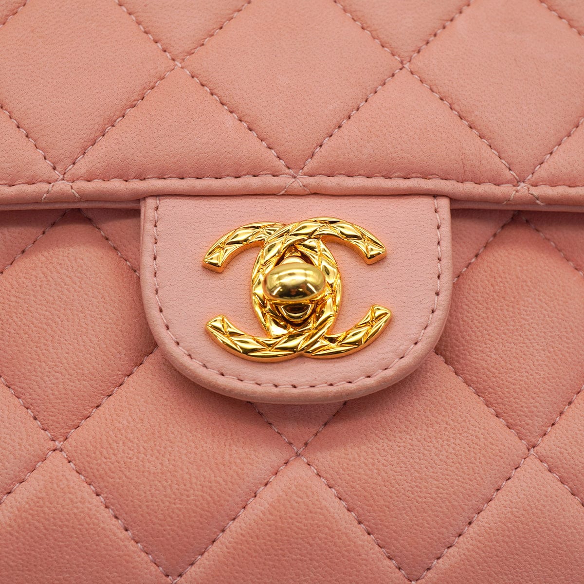 Luxury Promise Japan VINTAGE CHANEL MATELASSE CHAIN SHOULDER BAG FRINGE PINK LAMB SKIN GOLD HARDWARE 90334504