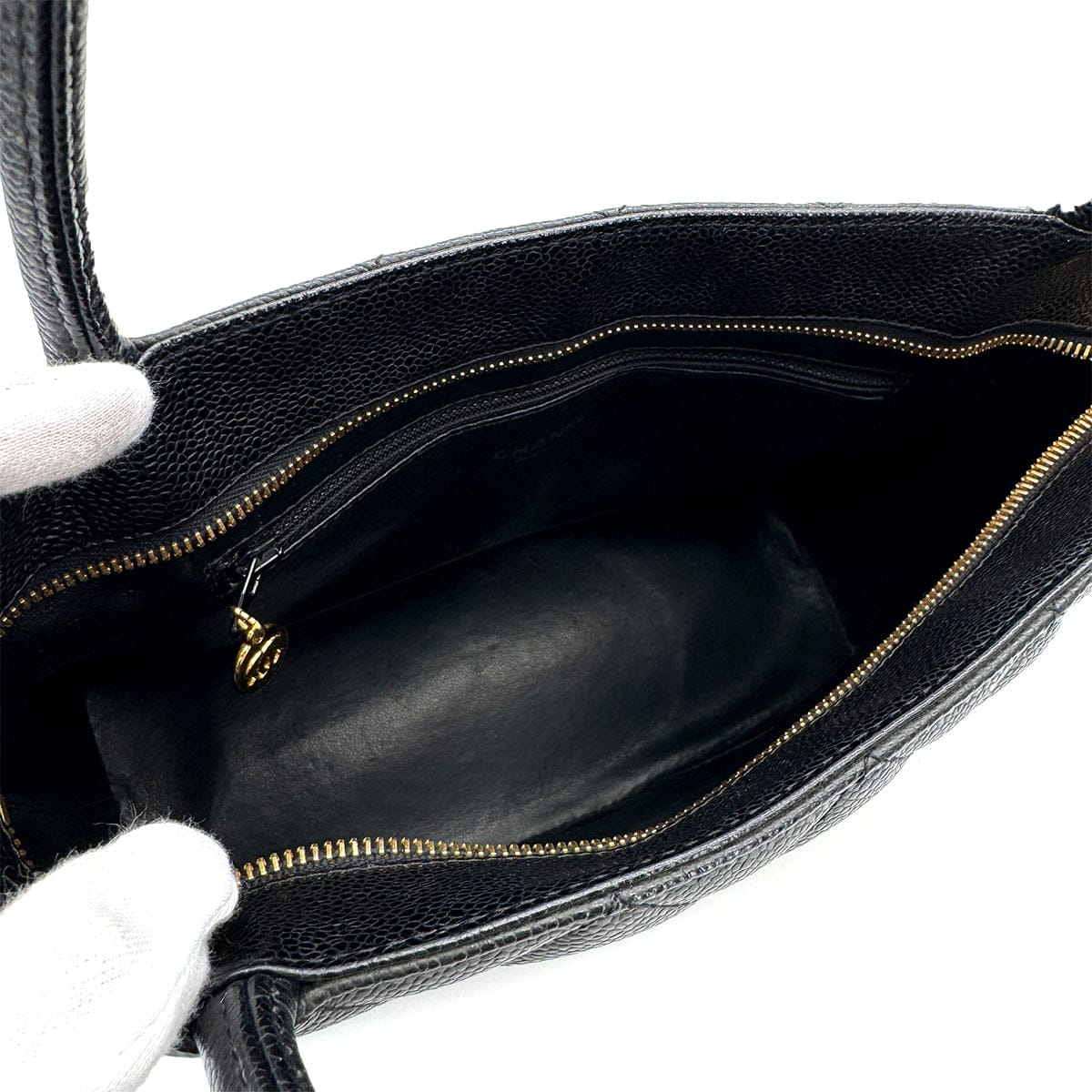Luxury Promise Japan VINTAGE CHANEL MEDALLION MATELLASSE TOTE BAG BLACK CAVIAR SKIN GOLD HARDWARE 90319923