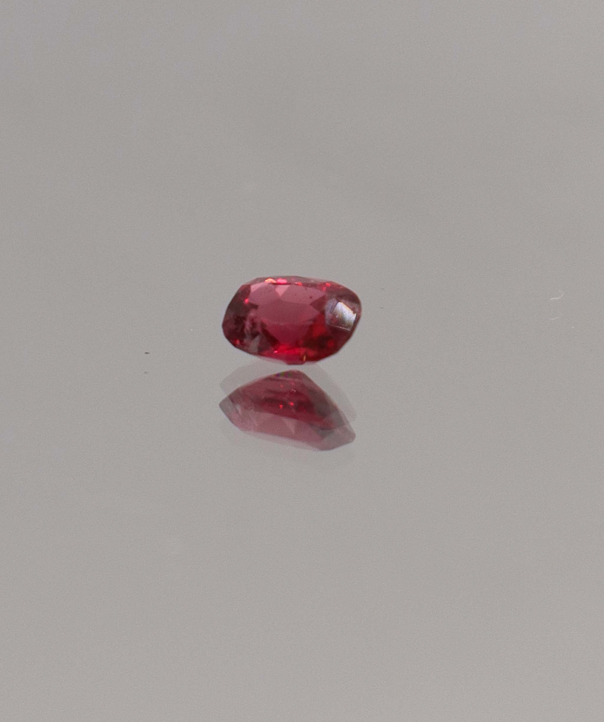 Luxury Promise 0.32ct Burmese red spinel DXBCS0978