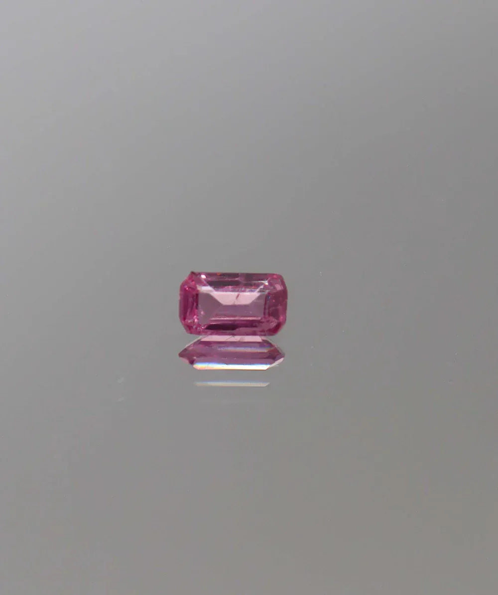 Luxury Promise 0.41ct Pink Spinel Emerald DXBCS3135