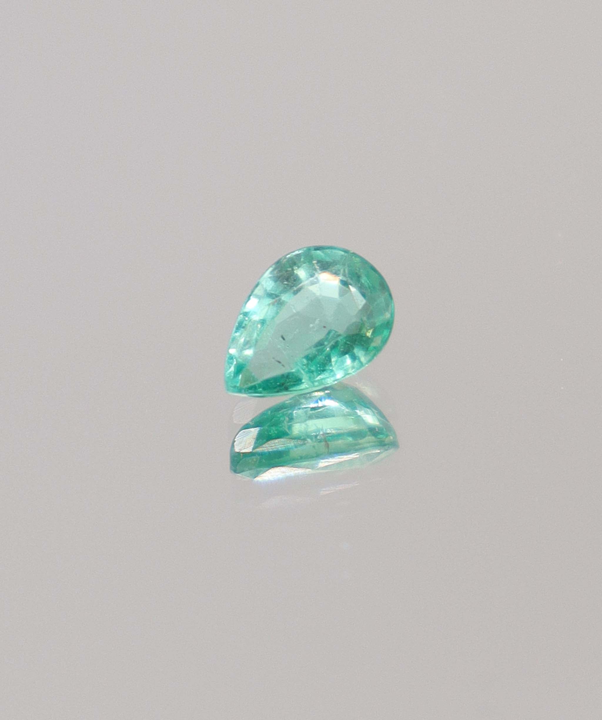 Luxury Promise 0.54ct Emerald Pear 3 DXBS5040
