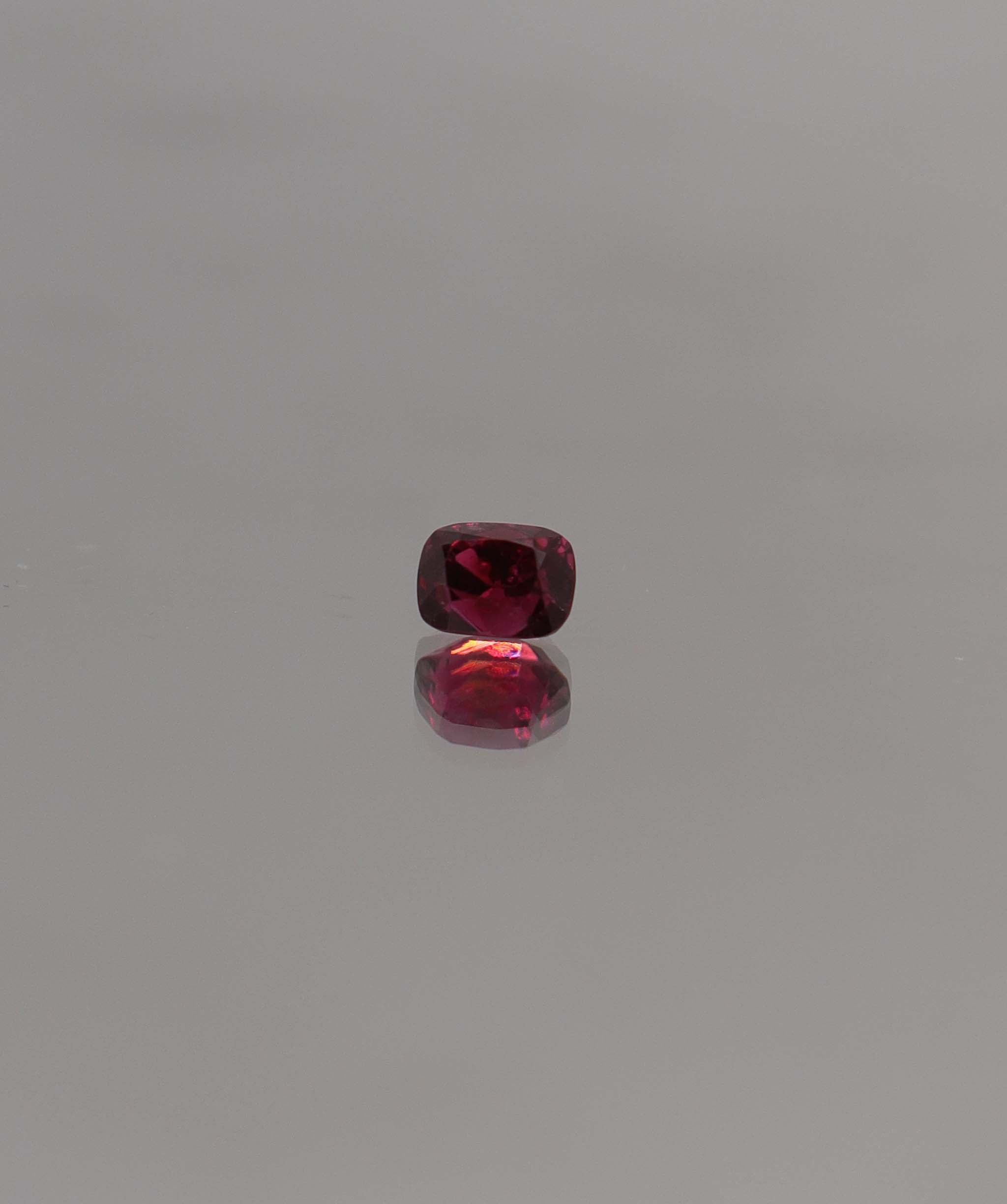 Luxury Promise 0.5ct Burmese red spinel DXBCS0974