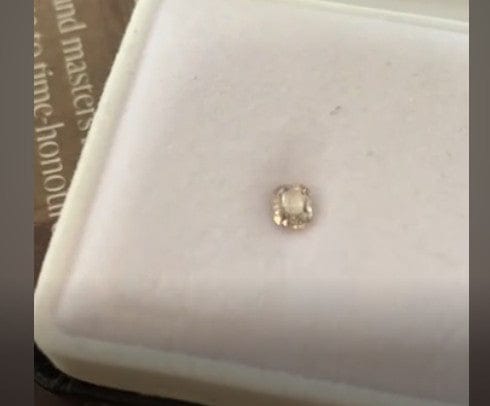 Luxury Promise 0.5ct Natural Fancy Light Brown Cushion Diamond De Beers certificate Anl-s12-45