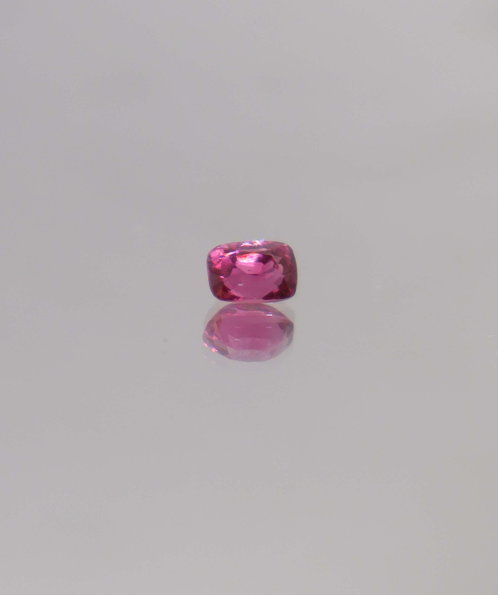 Luxury Promise 0.5ct red spinel DXBCS0973