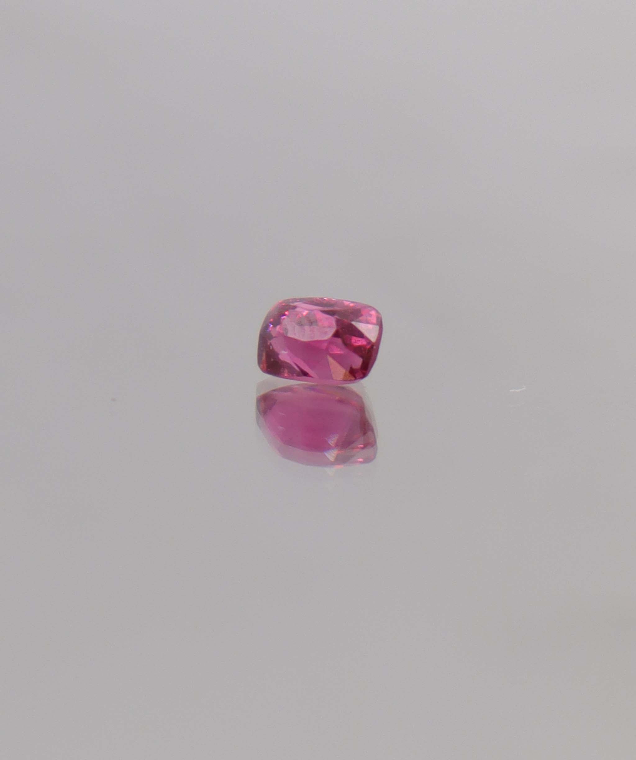 Luxury Promise 0.5ct red spinel DXBCS0973