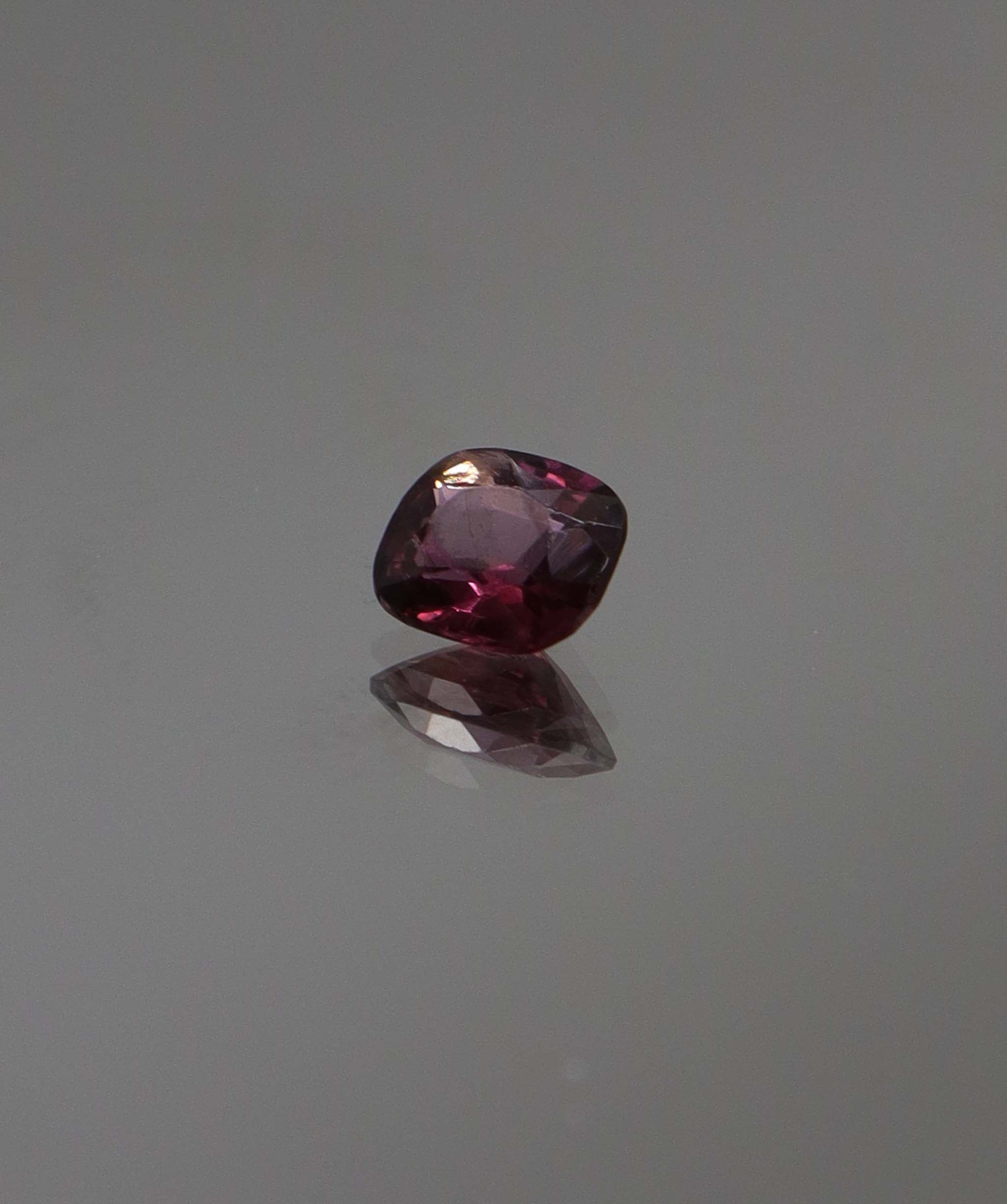 Luxury Promise 0.67ct Burma Red Spinel DXBCS0288
