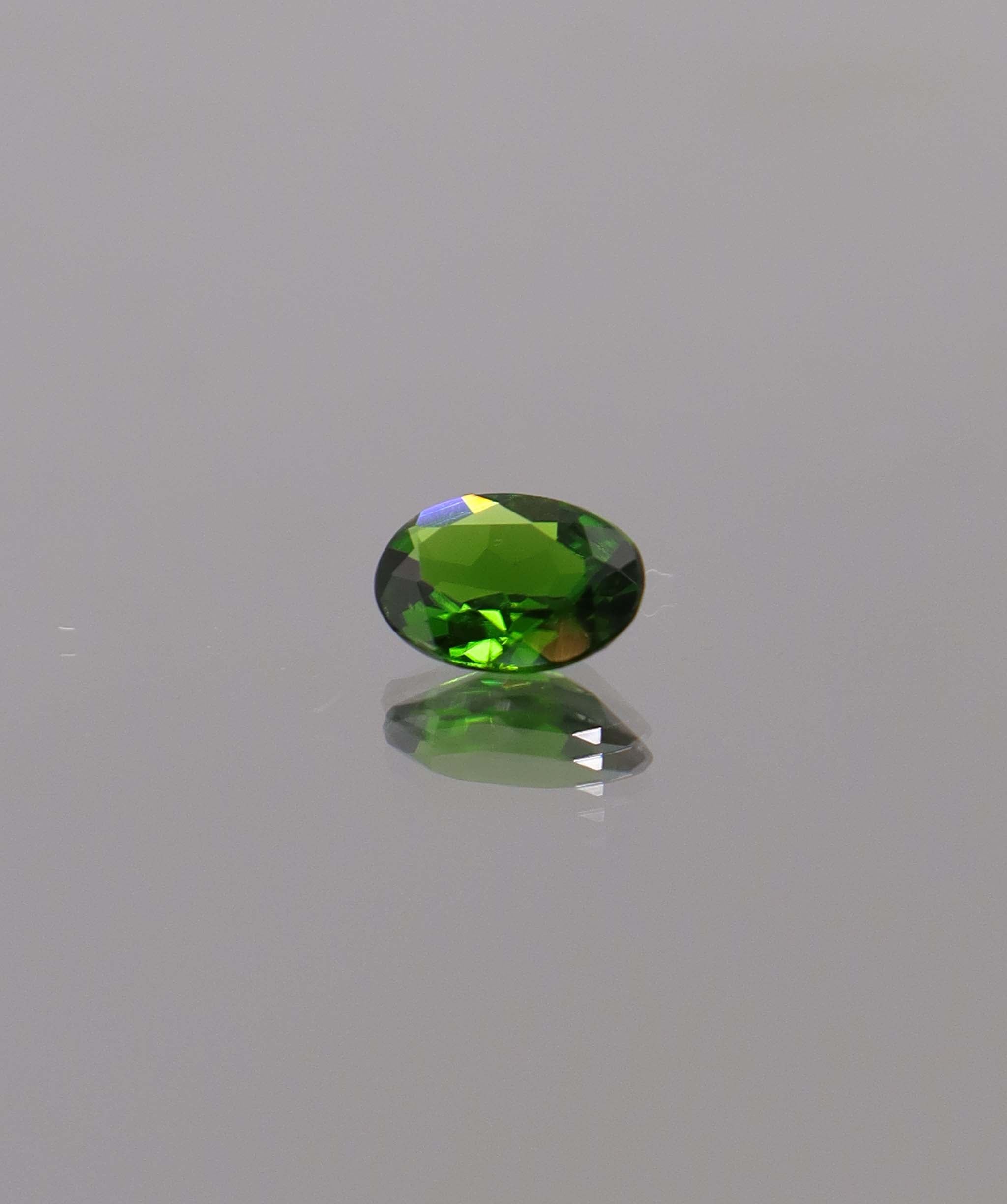 Luxury Promise 0.68ct Oval Chrome Diopside DXBCS1182