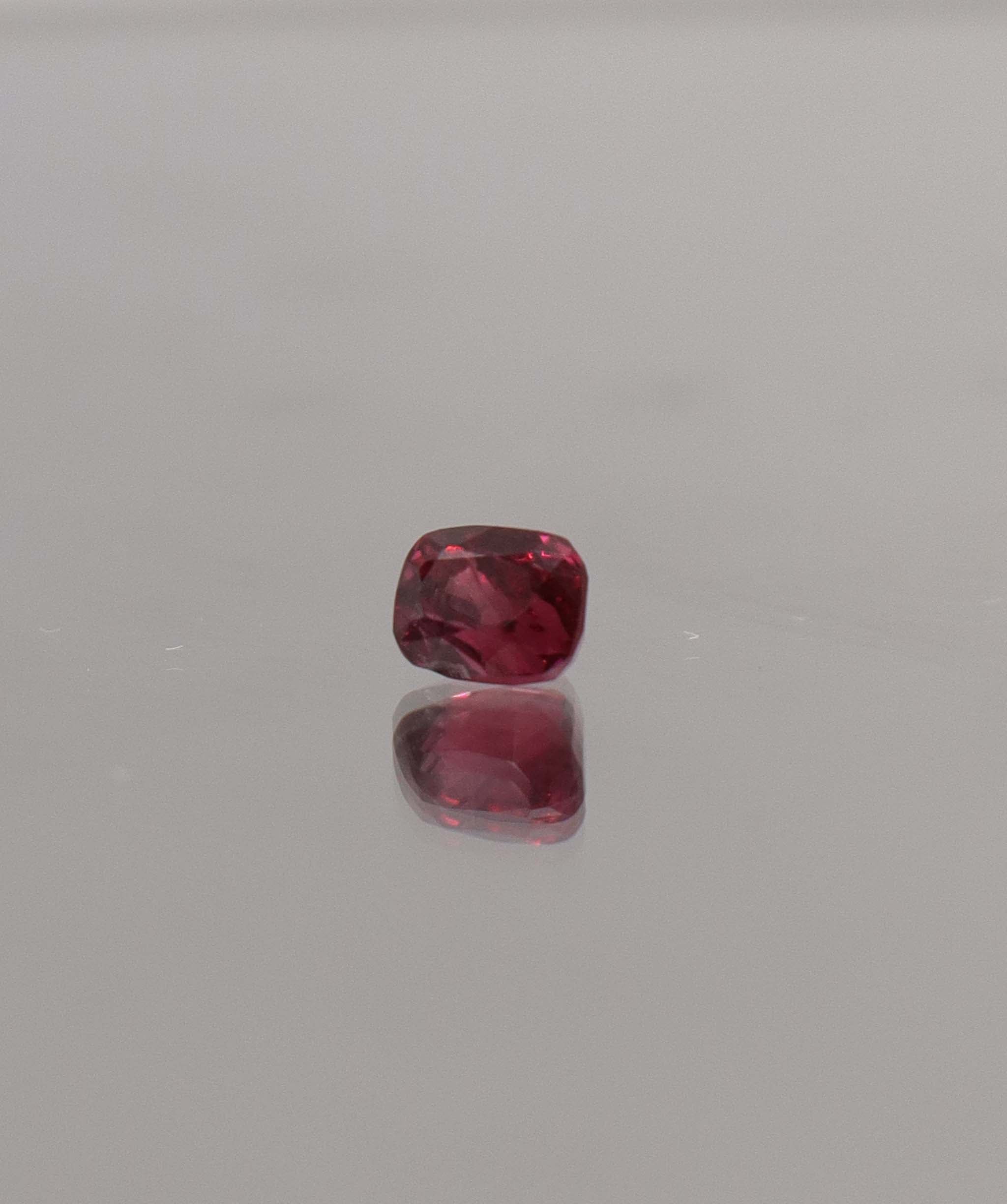 Luxury Promise 0.6ct Burmese red spinel DXBCS0975