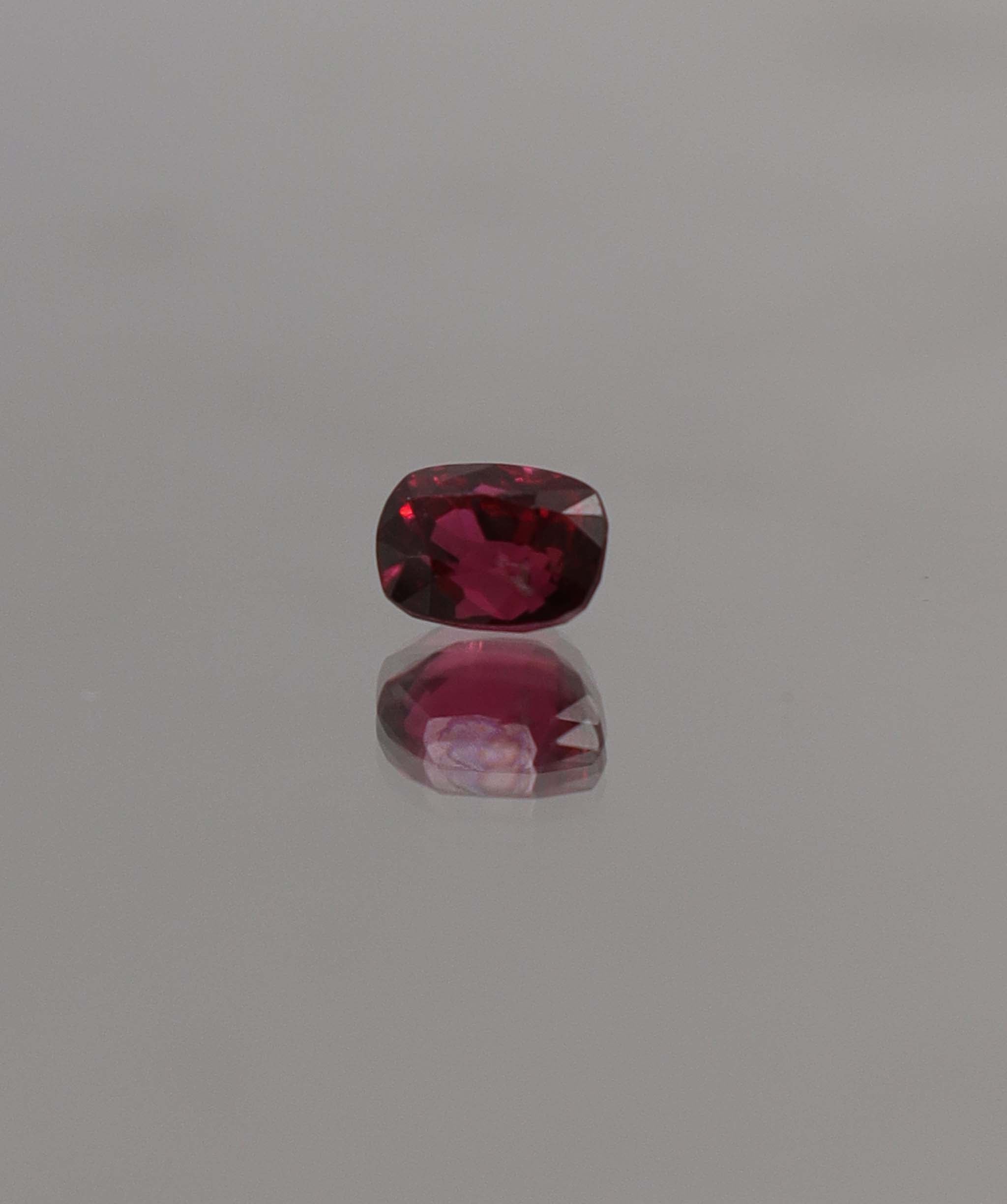 Luxury Promise 0.6ct Burmese red spinel DXBCS0977