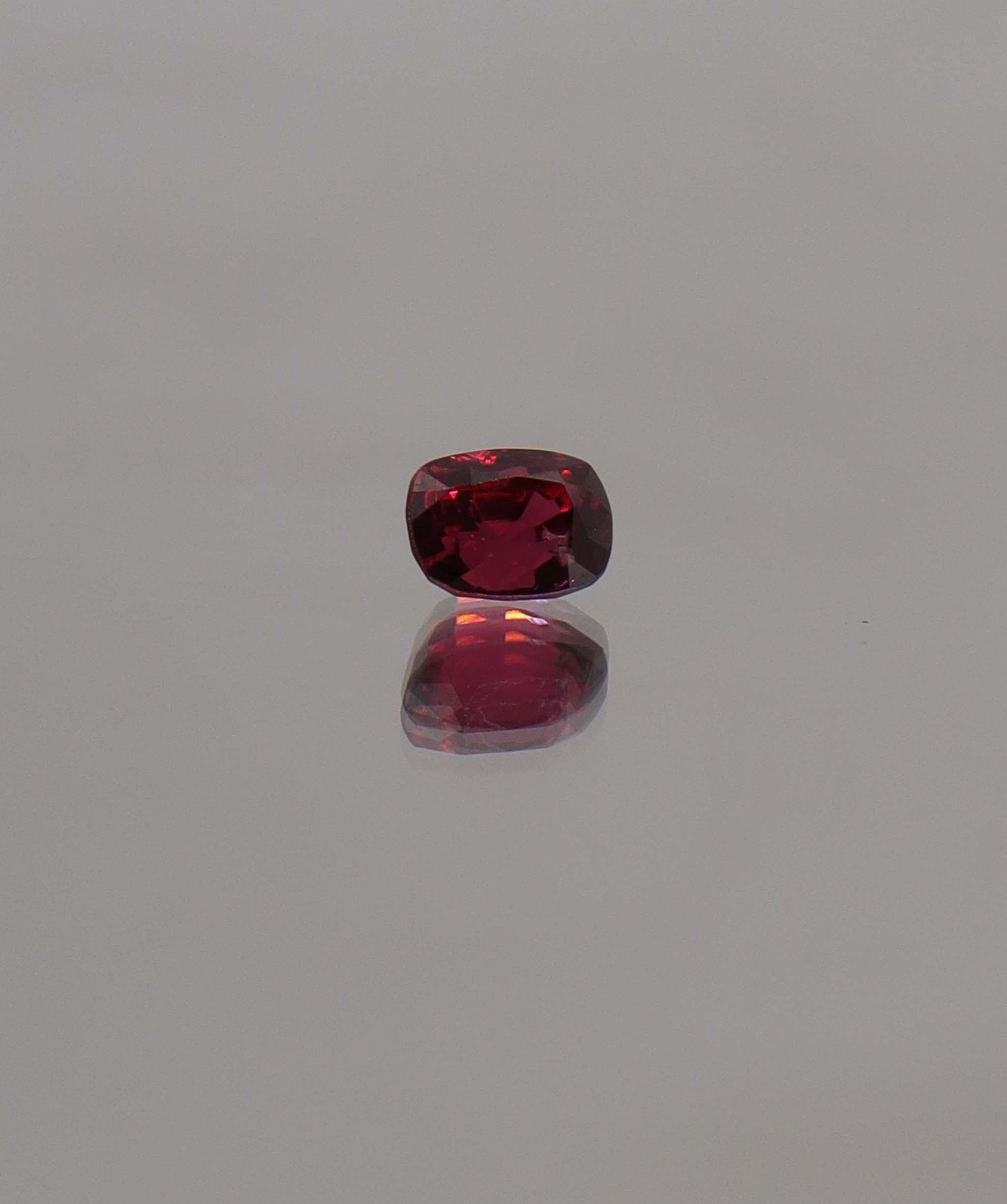 Luxury Promise 0.6ct Burmese red spinel DXBCS0977