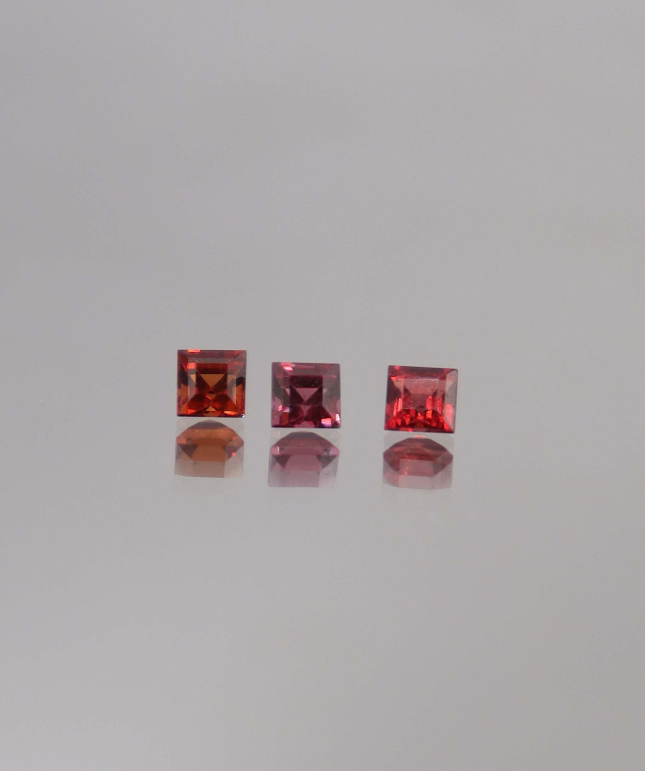 Luxury Promise 0.6ct Burmese red spinel x3 DXBCS0967