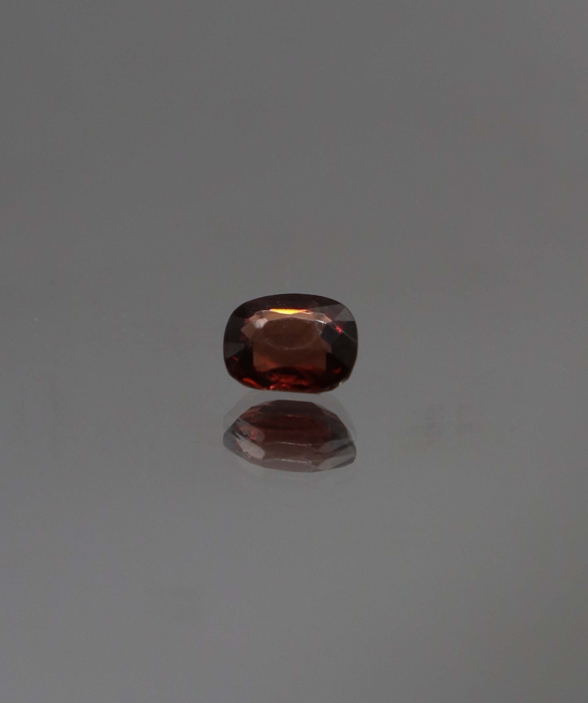 Luxury Promise 0.71ct Burma Red Spinel DXBCS0285