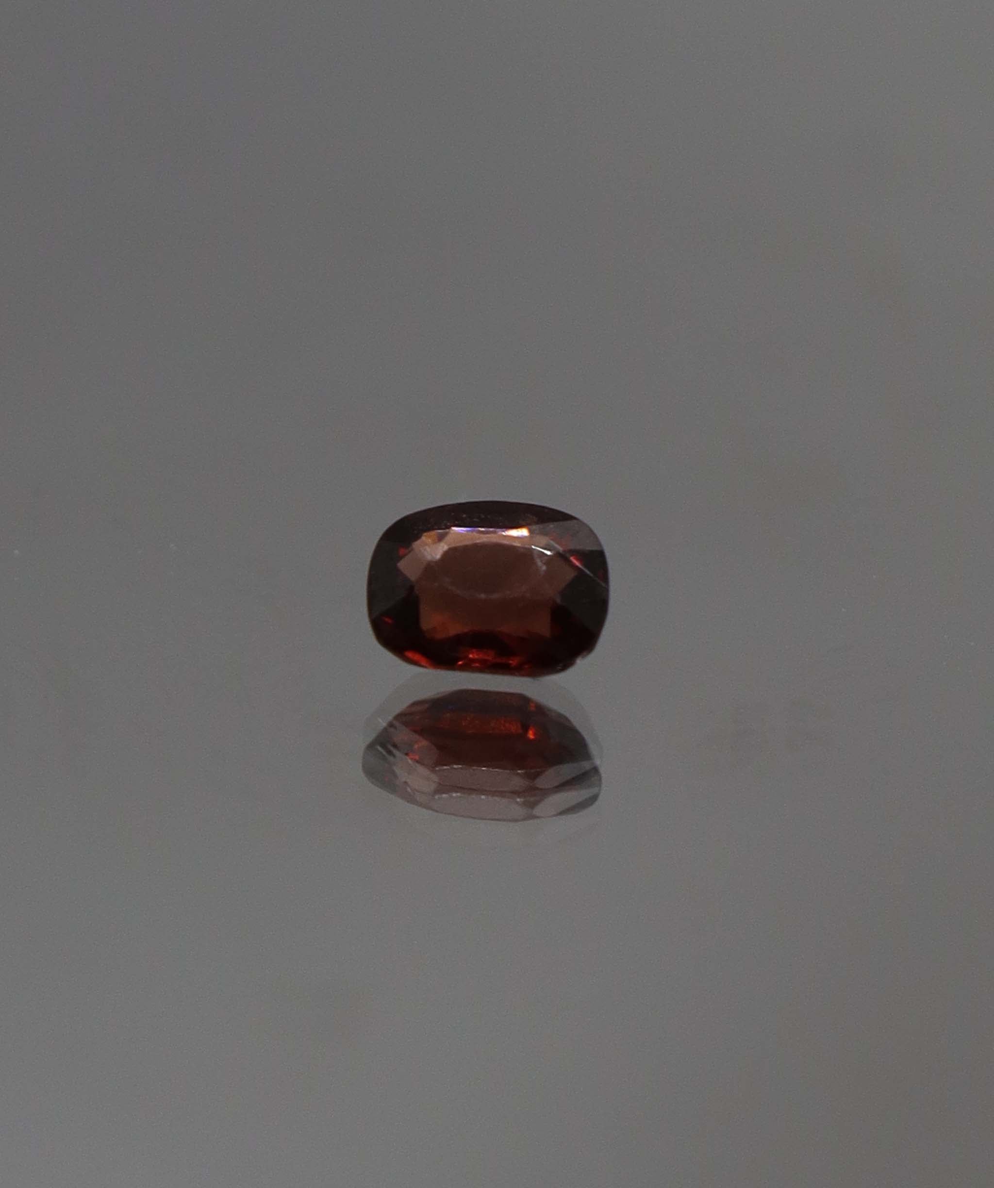 Luxury Promise 0.71ct Burma Red Spinel DXBCS0285