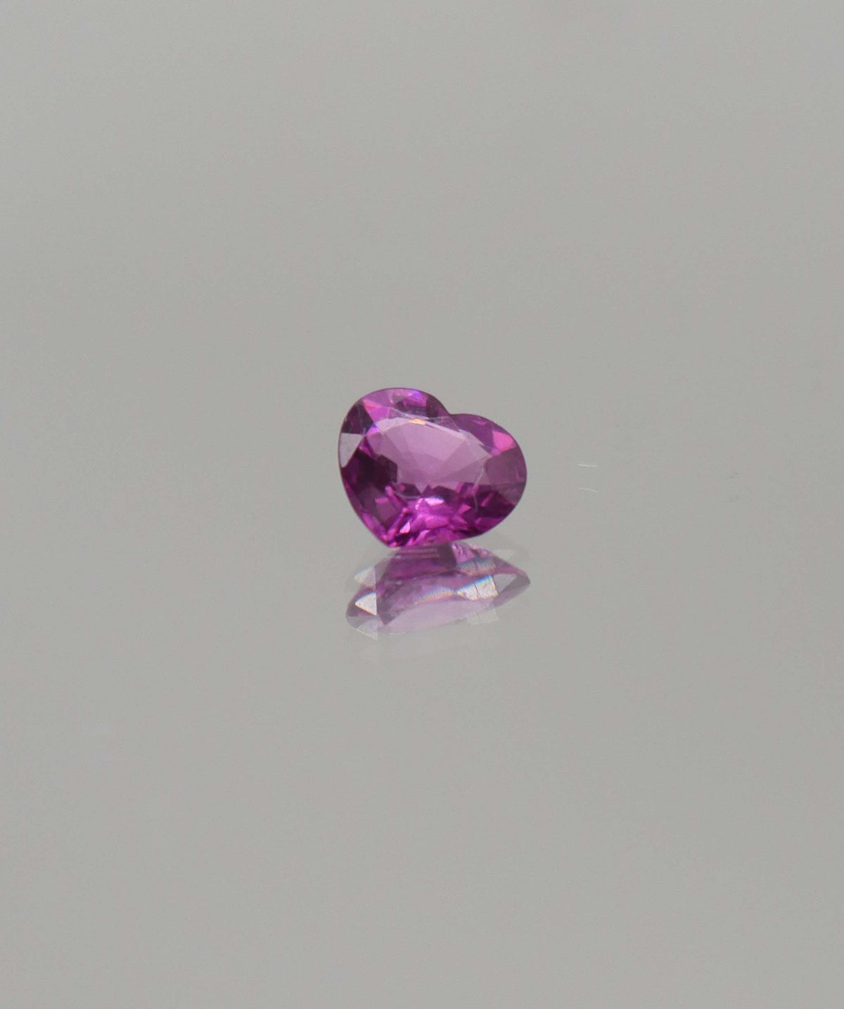 Luxury Promise 0.75ct heart spinel DXBS6628