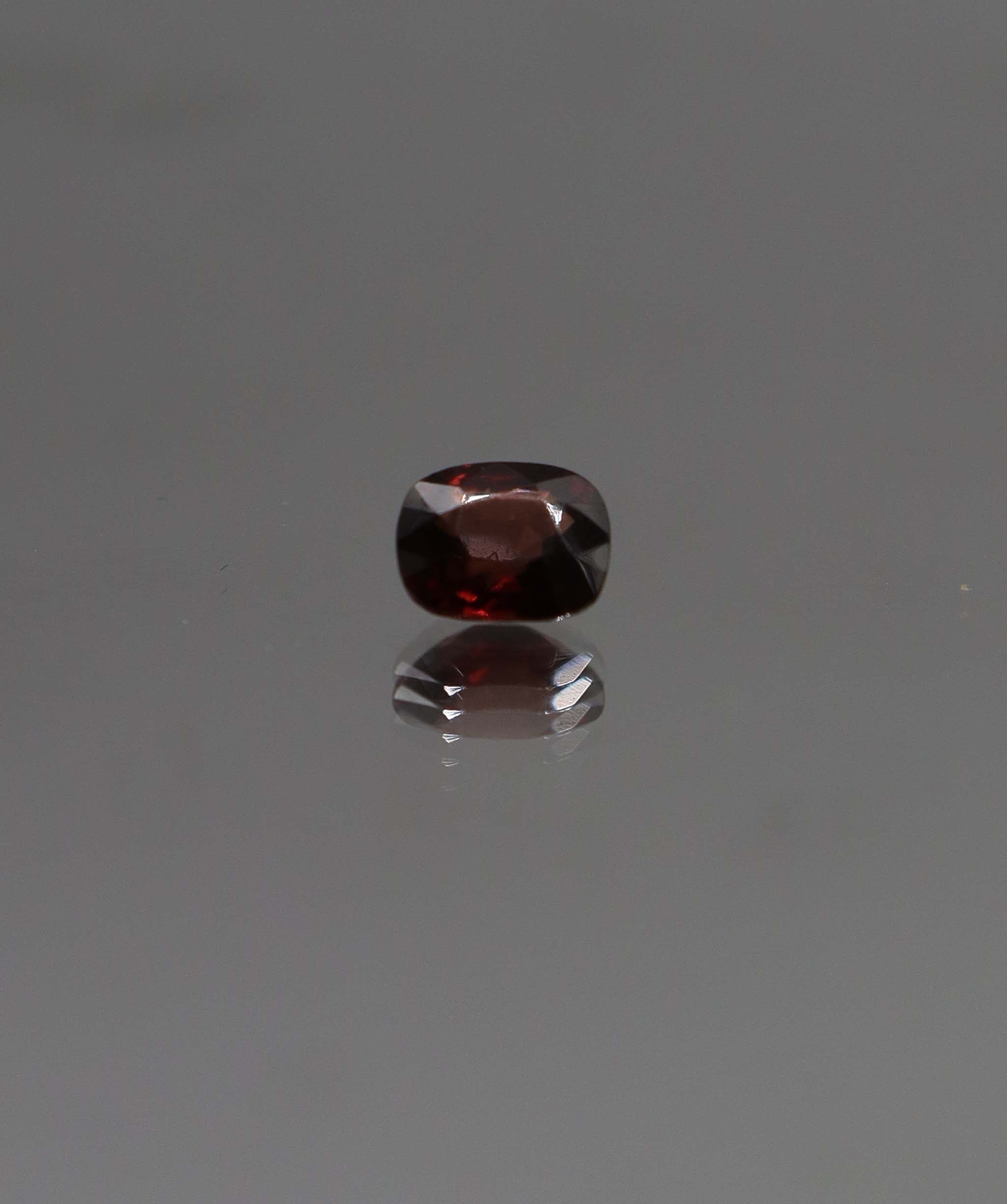 Luxury Promise 0.77ct Burma Red Spinel DXBCS0289