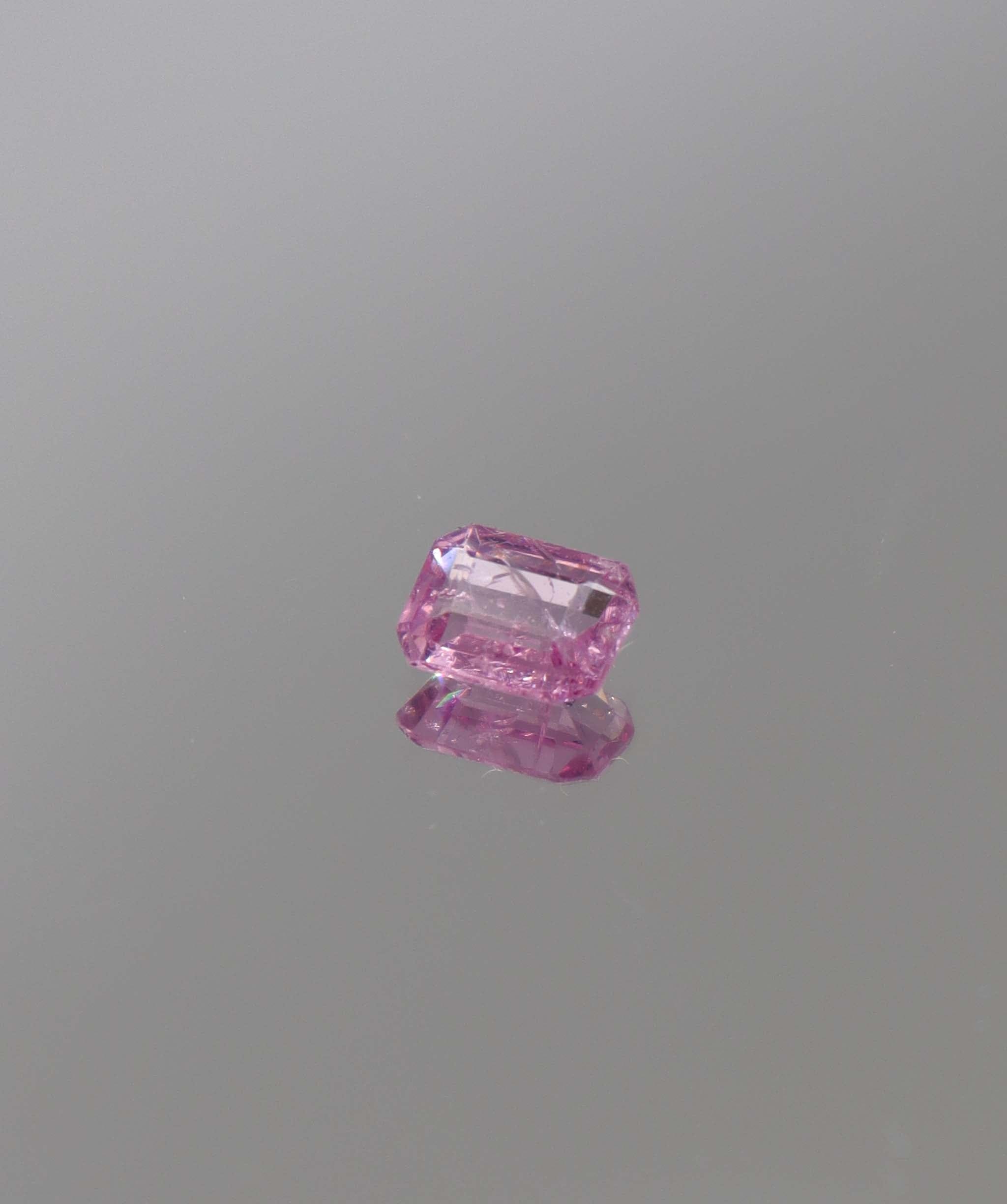 Luxury Promise 0.81ct Pink Spinel Emerald DXBCD1279