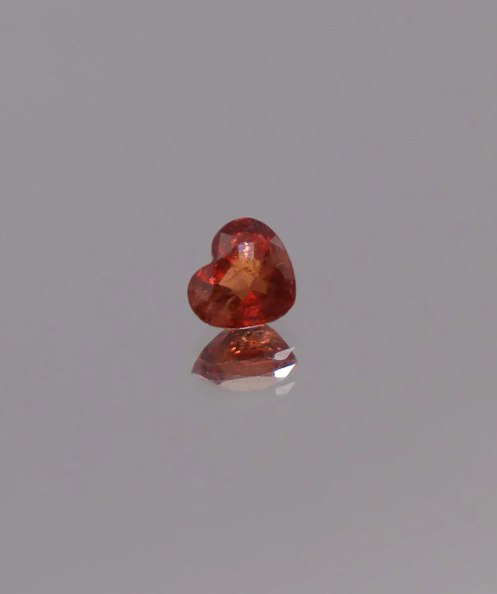 Luxury Promise 0.82ct red heart spinel DXBCS3103